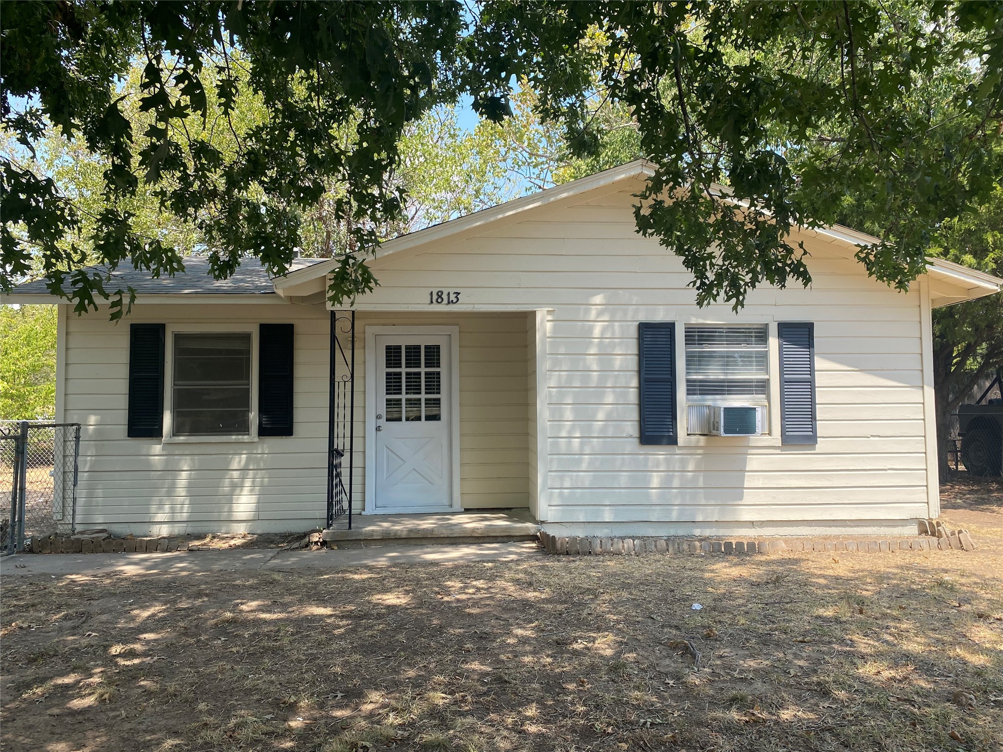 1813 Wayne Street Denton TX 76209