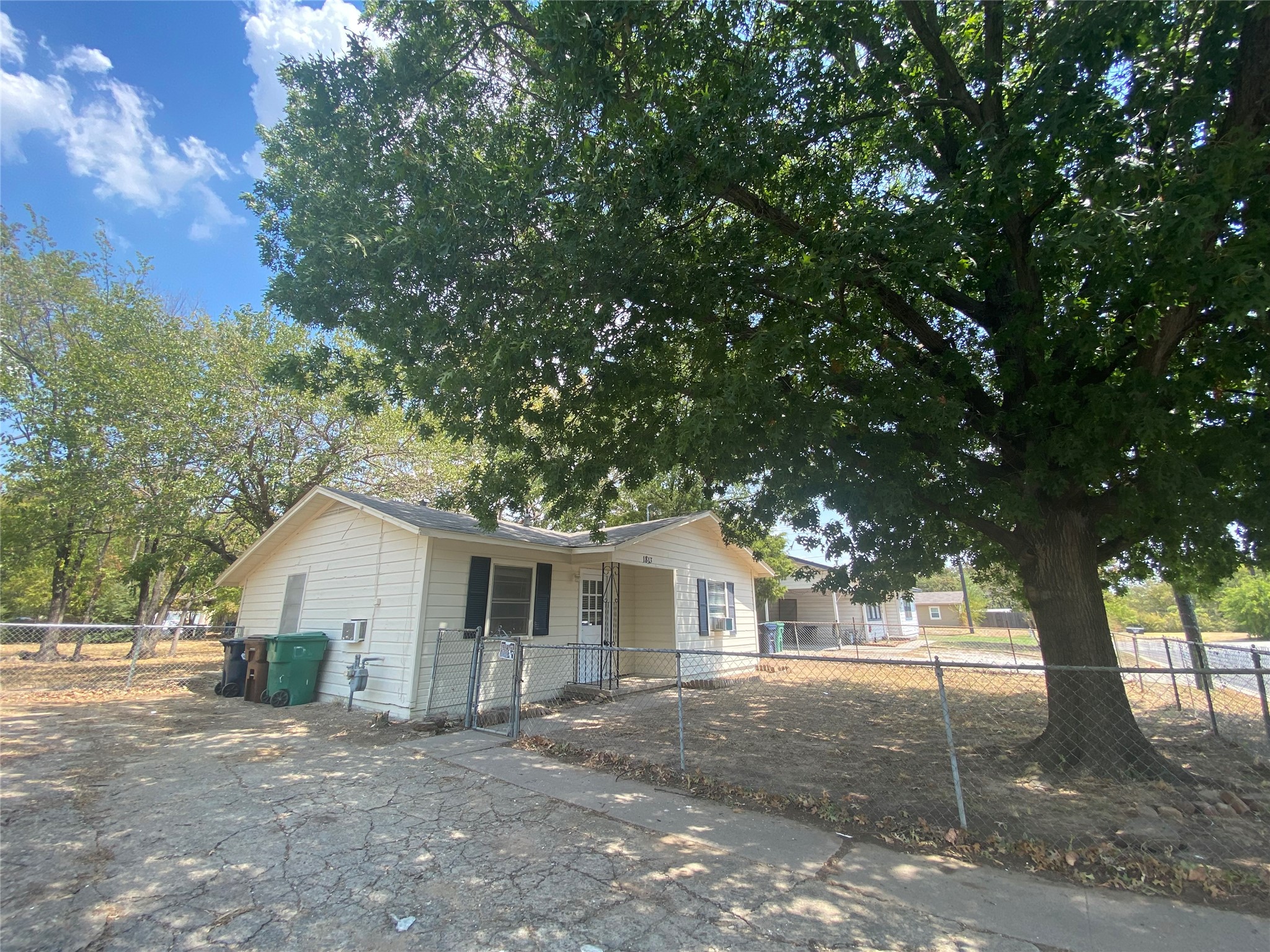 1813 Wayne Street Denton TX 76209