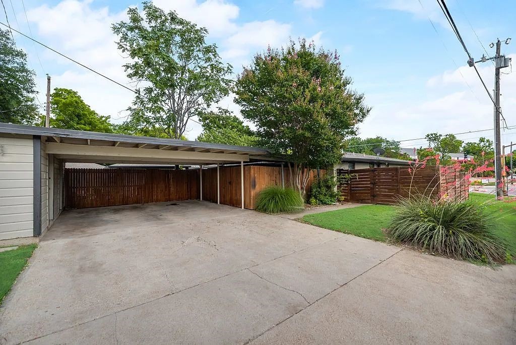 6501 E Mockingbird Lane Dallas TX 75214