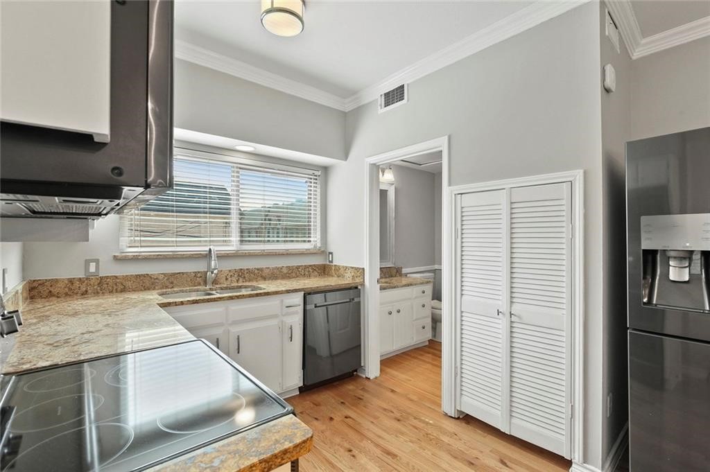 2728 Reagan Street Dallas TX 75219