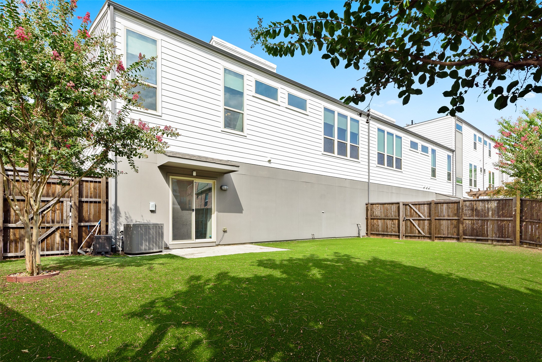 5015 Manett Street Dallas TX 75206