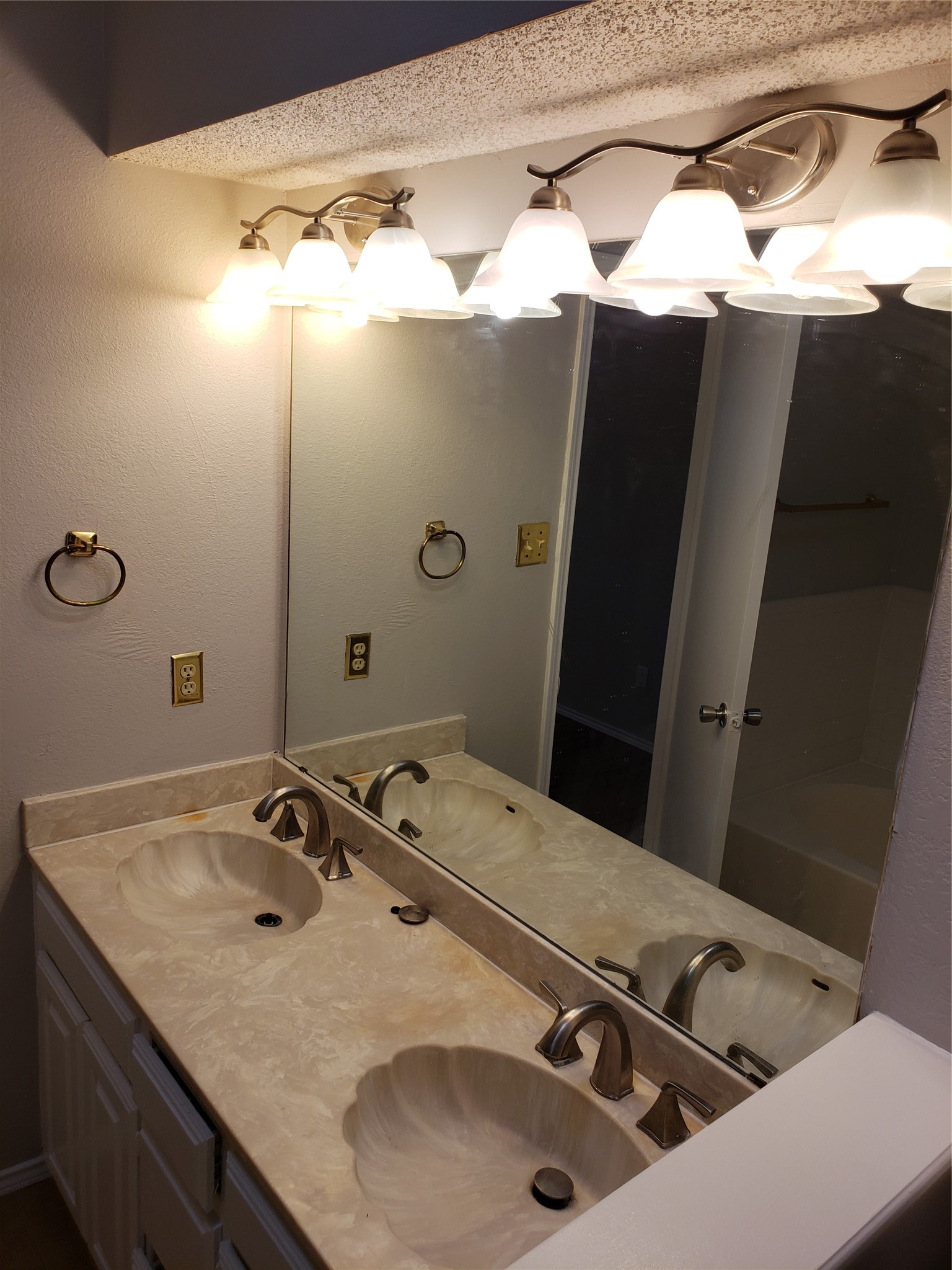 940 S Old Orchard Lane Lewisville TX 75067