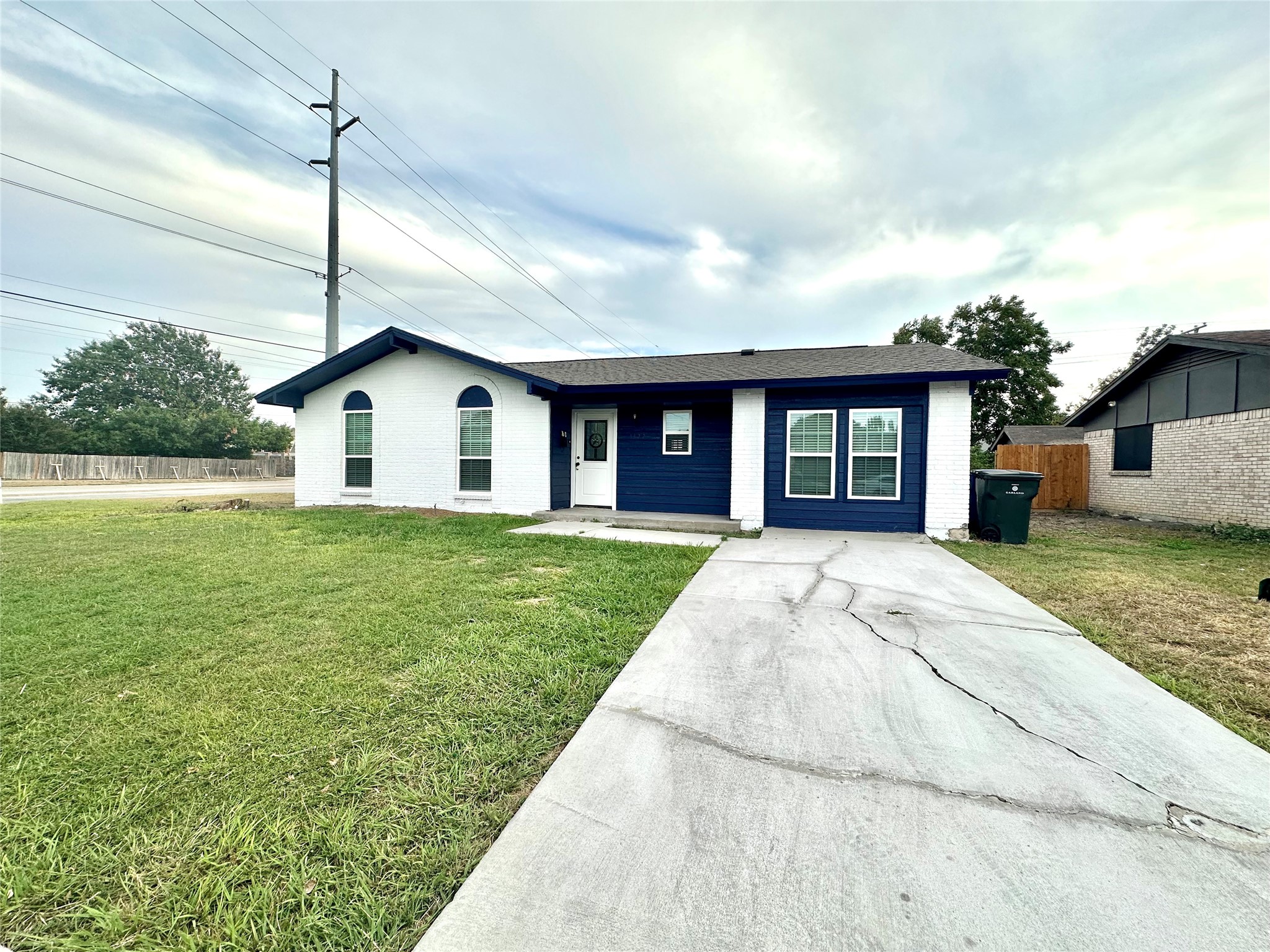 1322 Shorecrest Drive Garland TX 75040