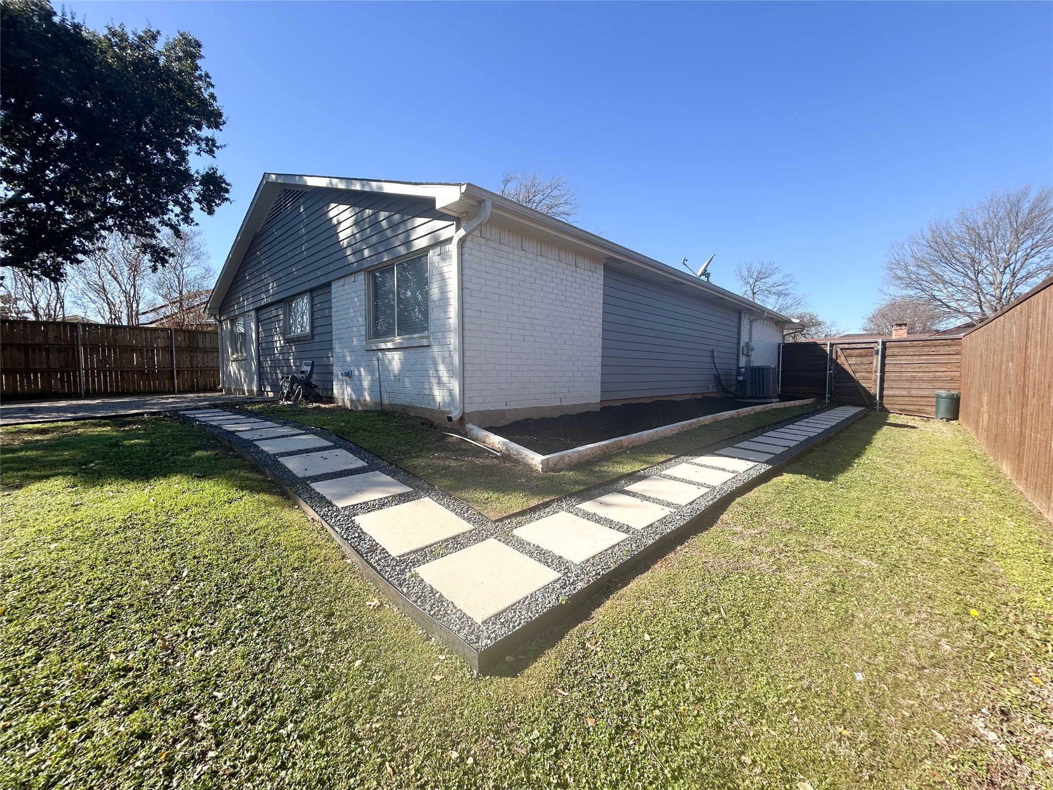 3016 Oakridge Drive Bedford TX 76021