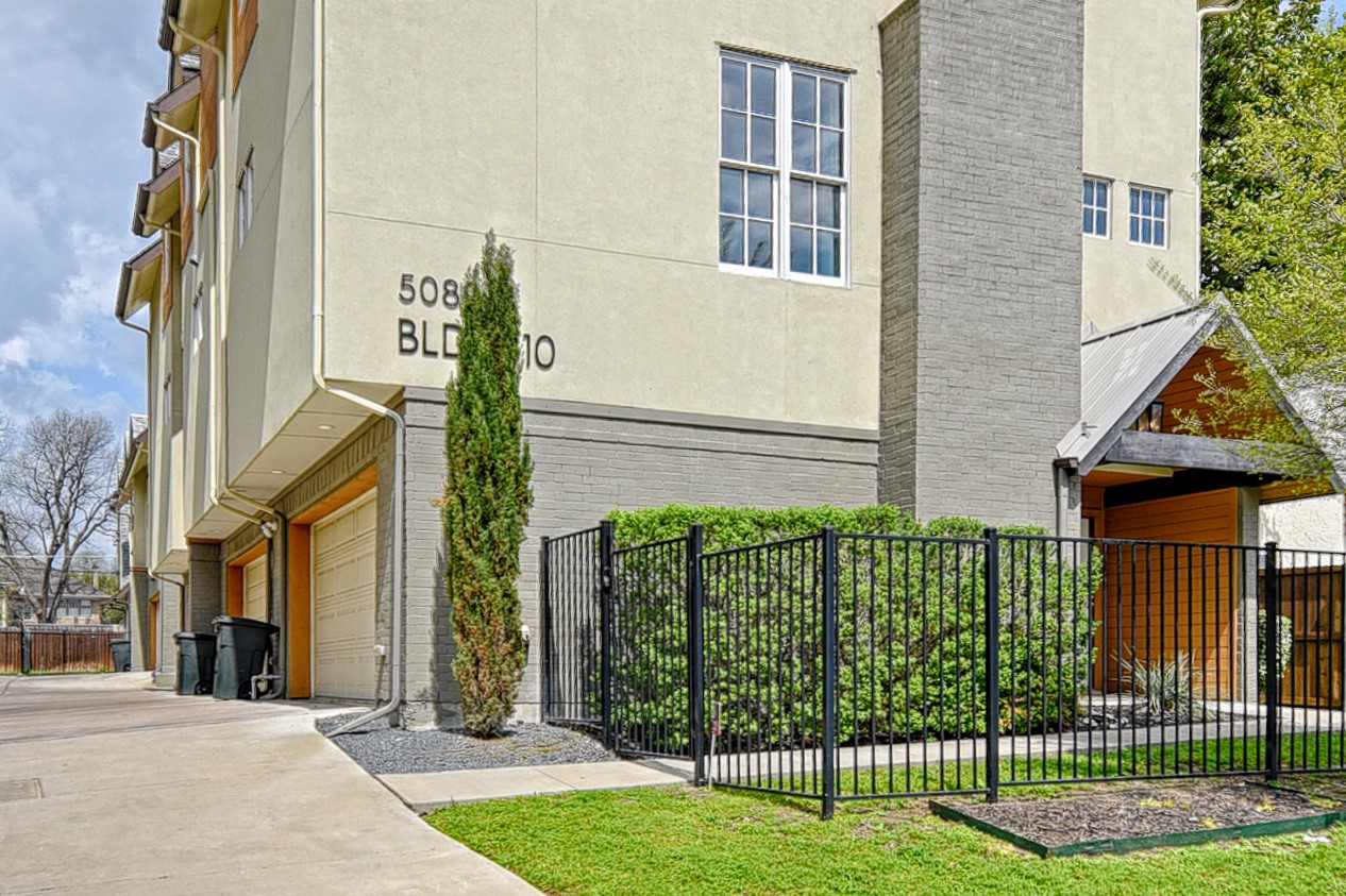 5089 Gaston Avenue Dallas TX 75214