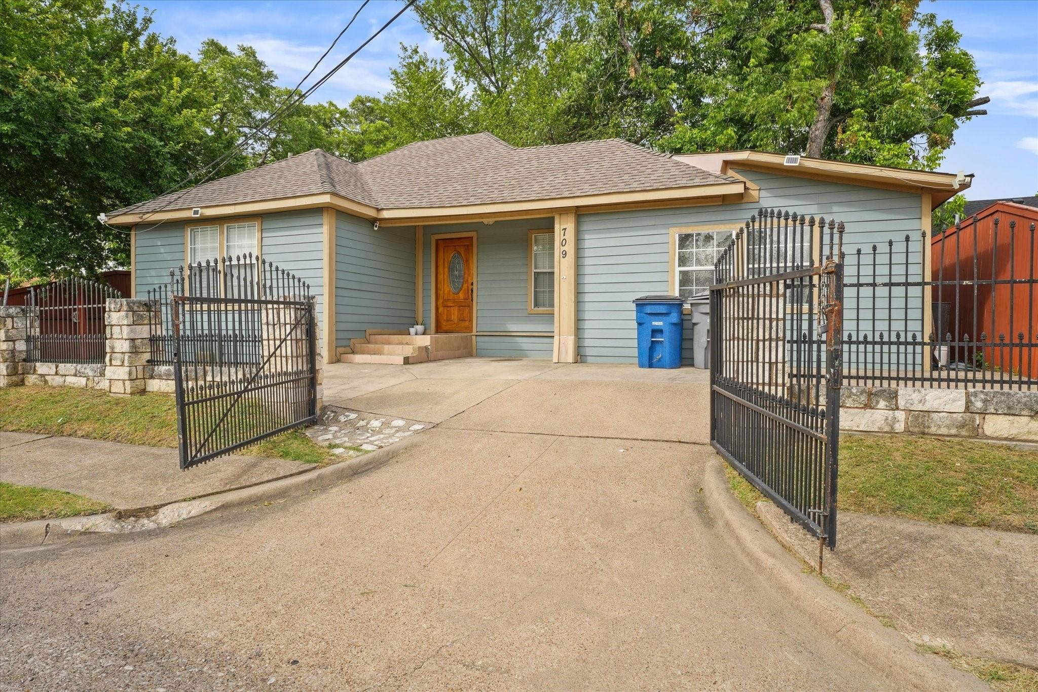 709 S Munger Boulevard Dallas TX 75223
