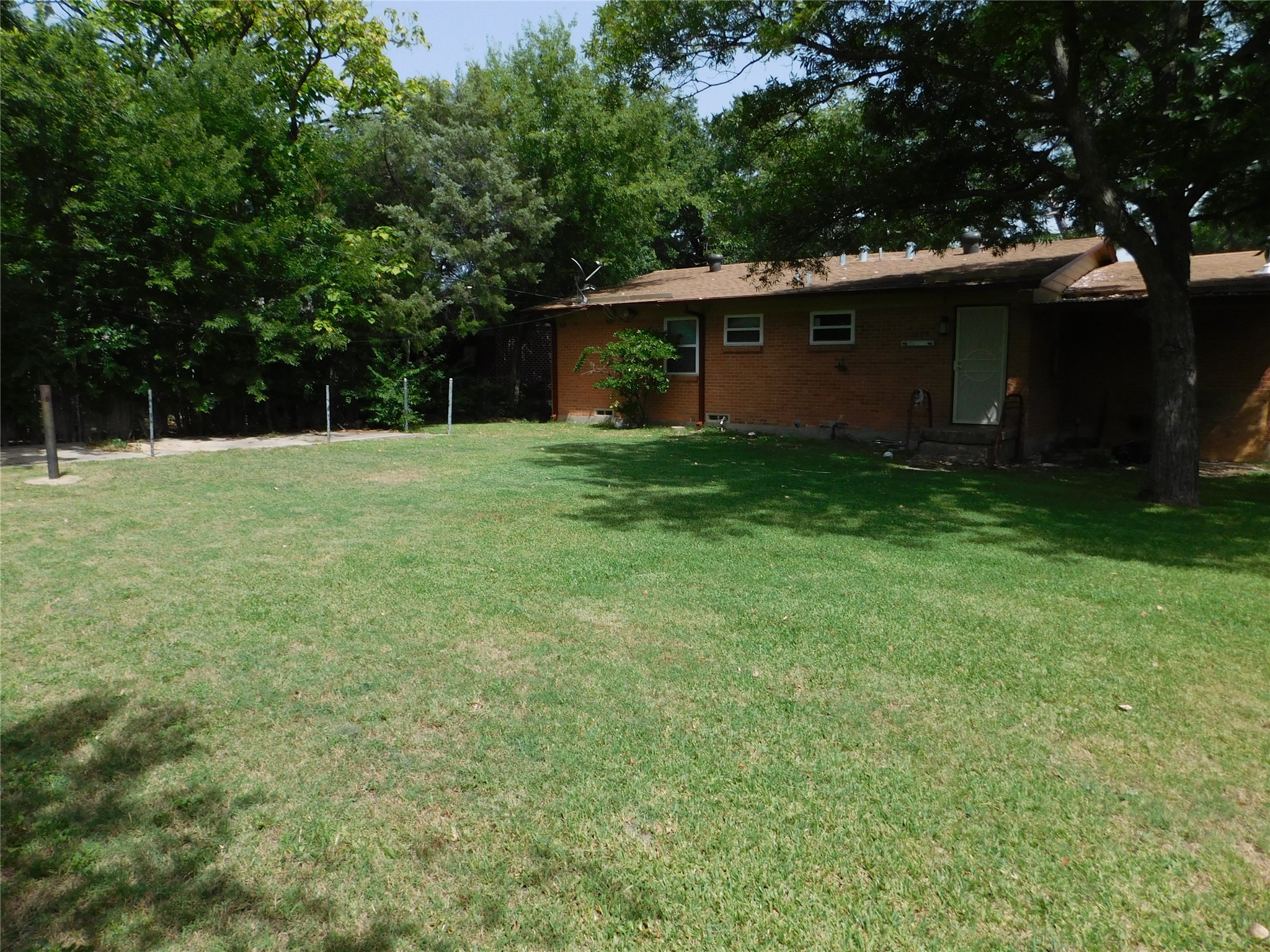 1529 Longview Street Mesquite TX 75149
