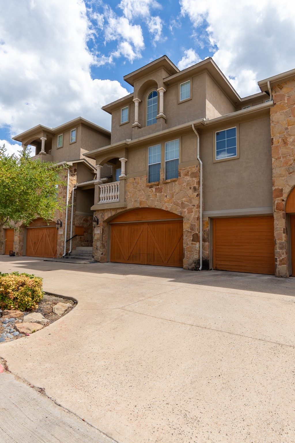2645 Villa Di Lago Grand Prairie TX 75054