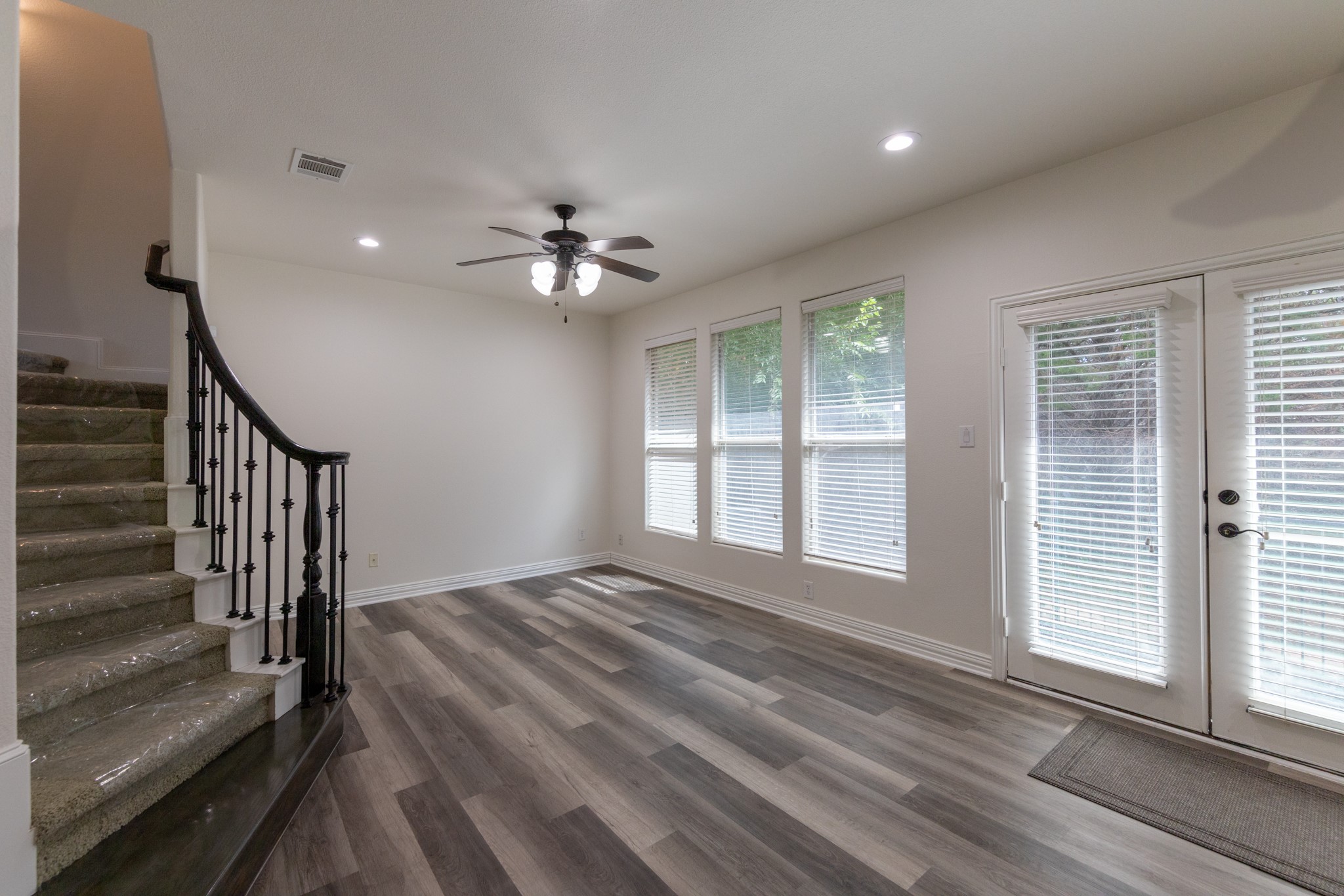 2645 Villa Di Lago Grand Prairie TX 75054