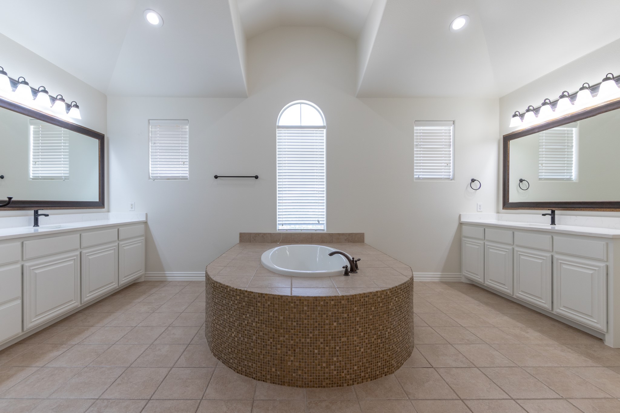 2645 Villa Di Lago Grand Prairie TX 75054