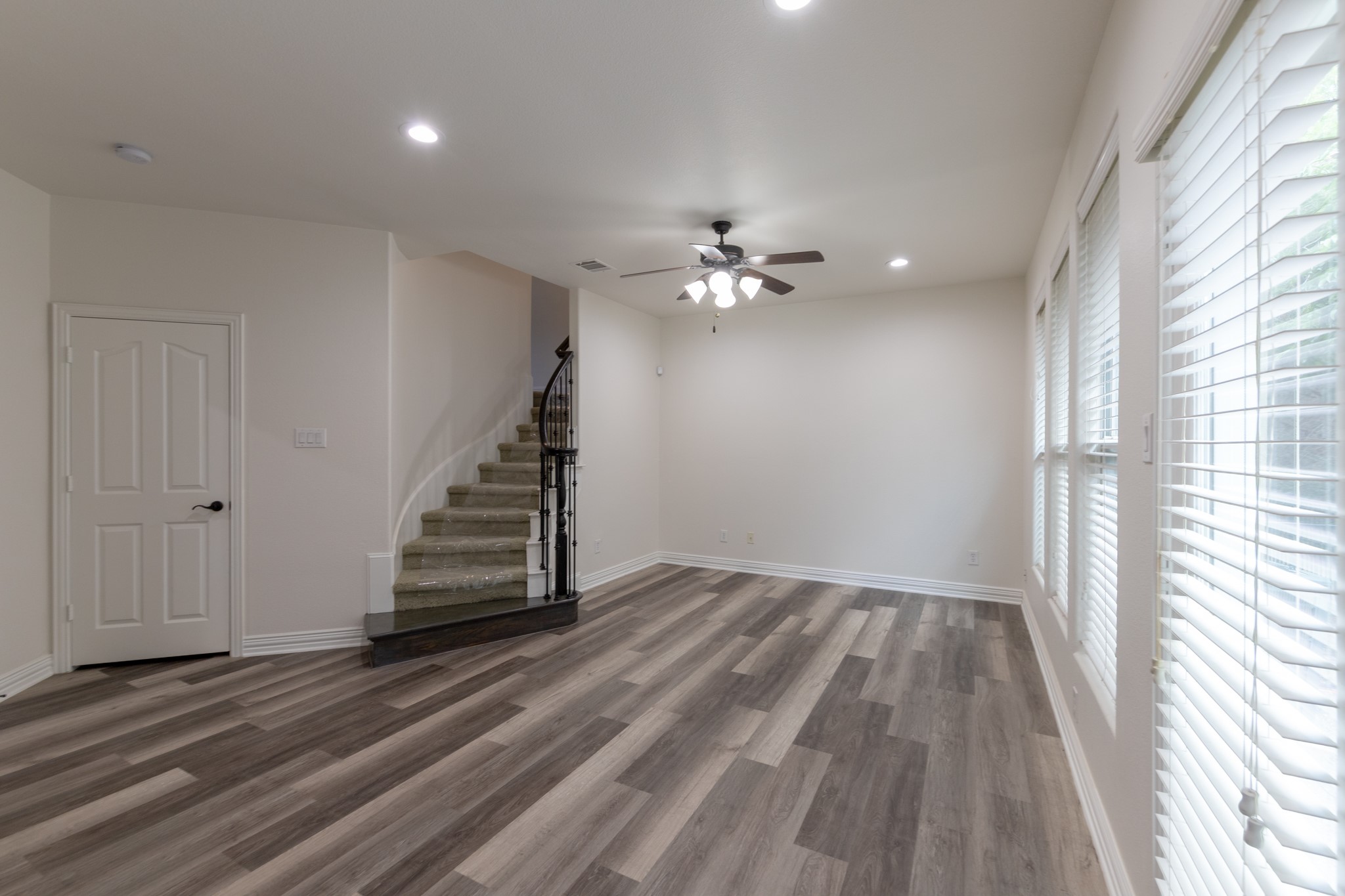 2645 Villa Di Lago Grand Prairie TX 75054