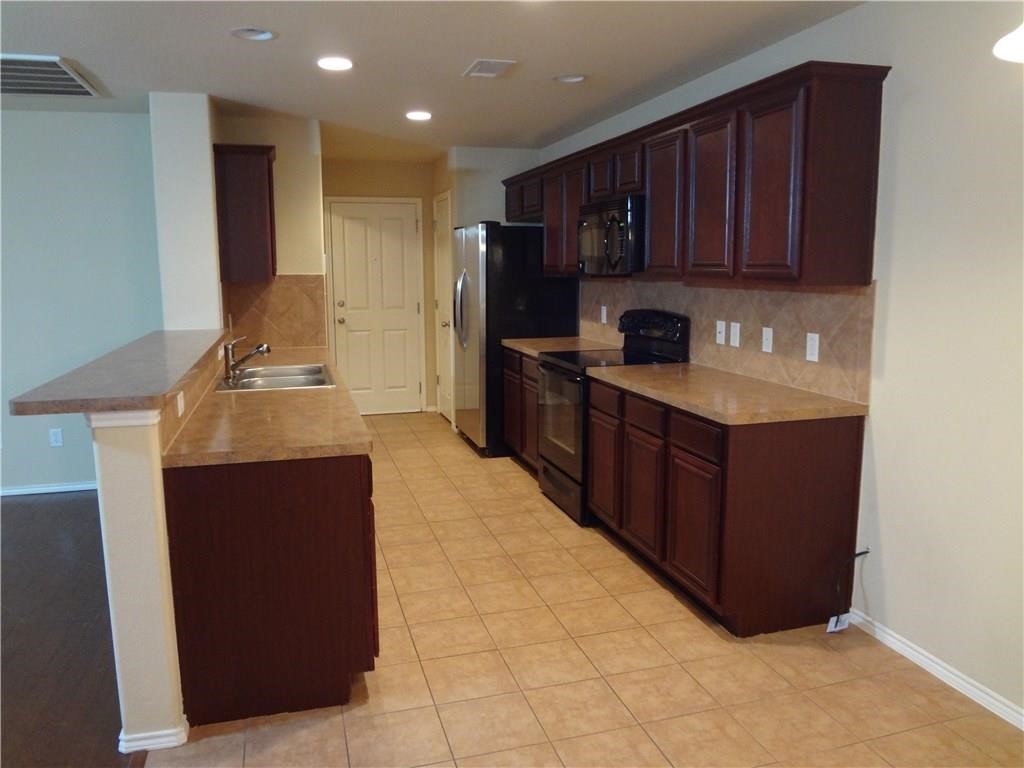 904 Mazatlan Court Arlington TX 76002