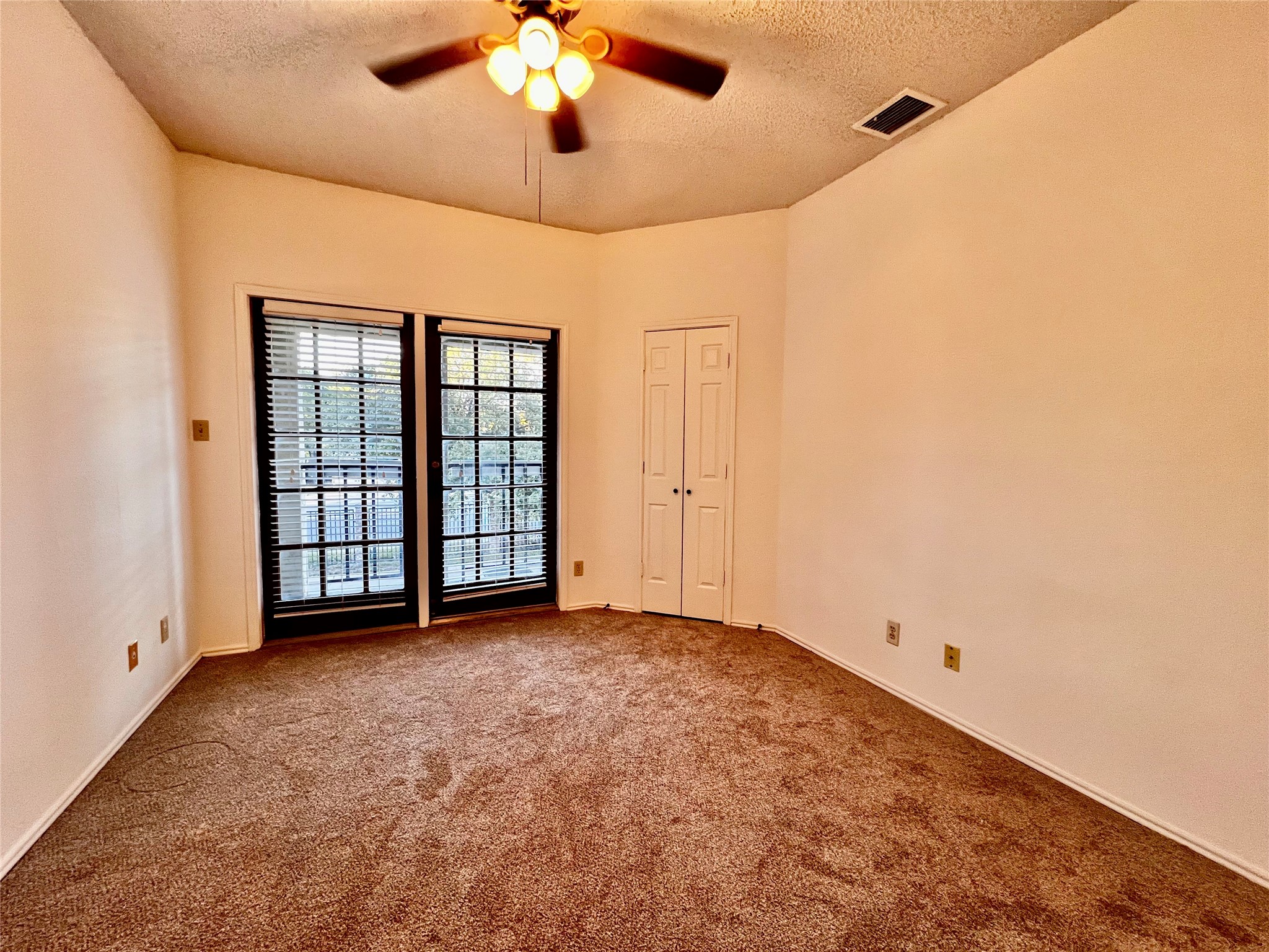 4800 W Lovers Lane Dallas TX 75209