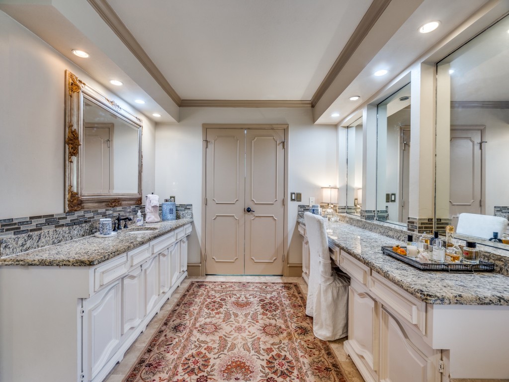 6034 Club Oaks Drive Dallas TX 75248