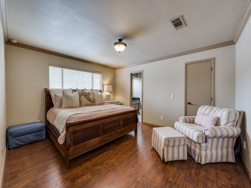 6034 Club Oaks Drive Dallas TX 75248