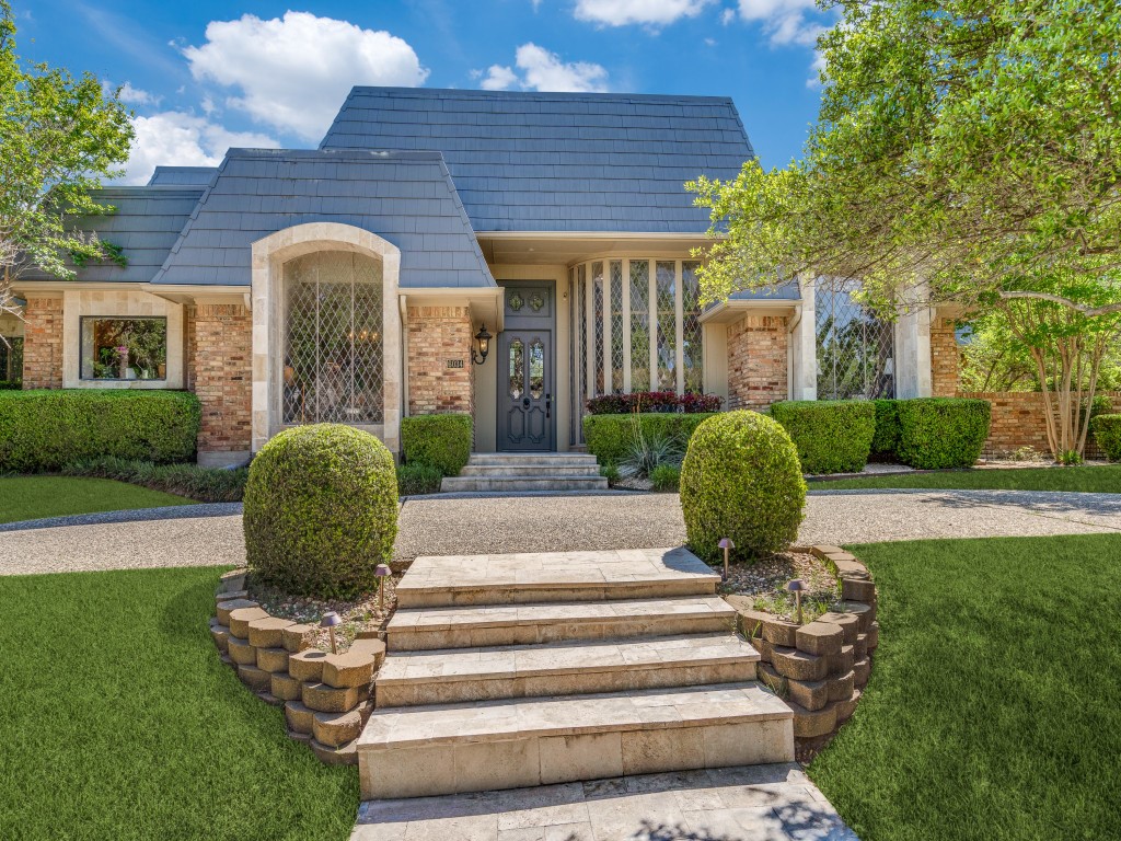 6034 Club Oaks Drive Dallas TX 75248
