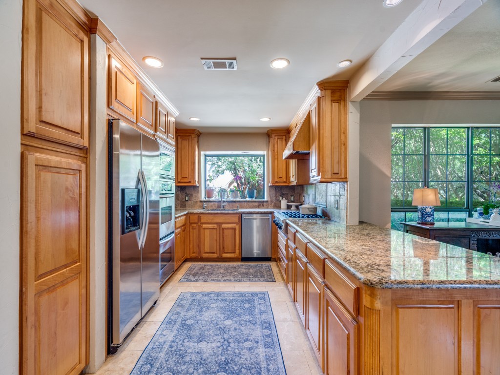 6034 Club Oaks Drive Dallas TX 75248