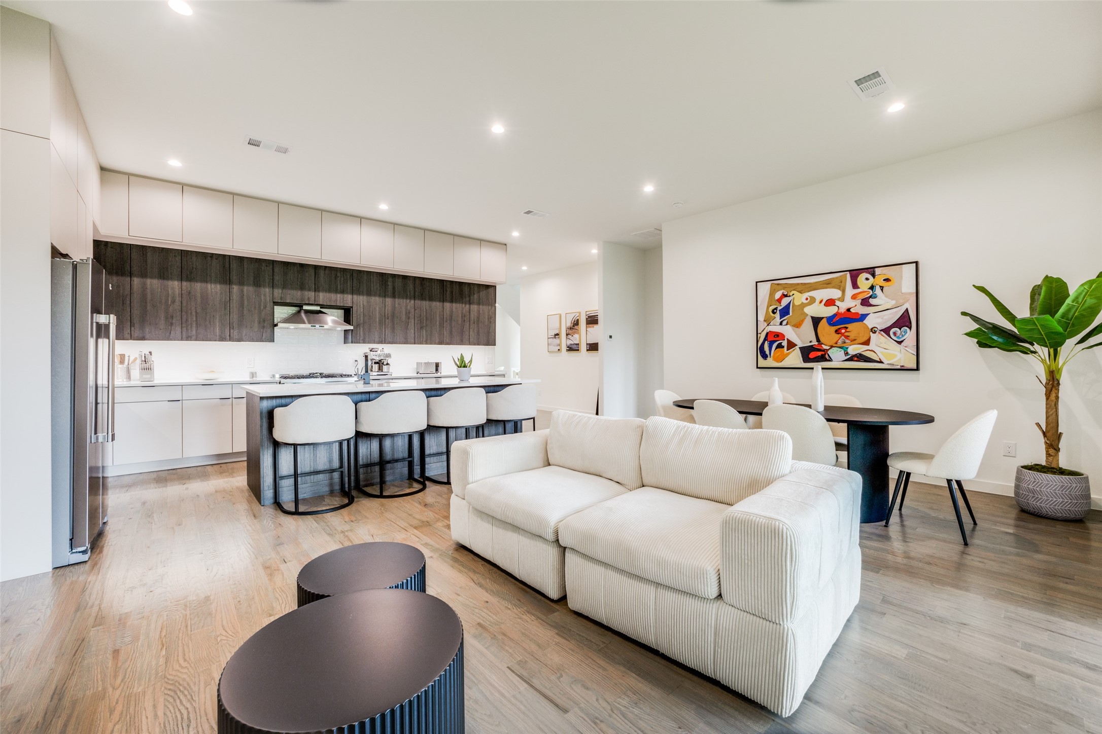3423 N Winnetka Avenue Dallas TX 75212