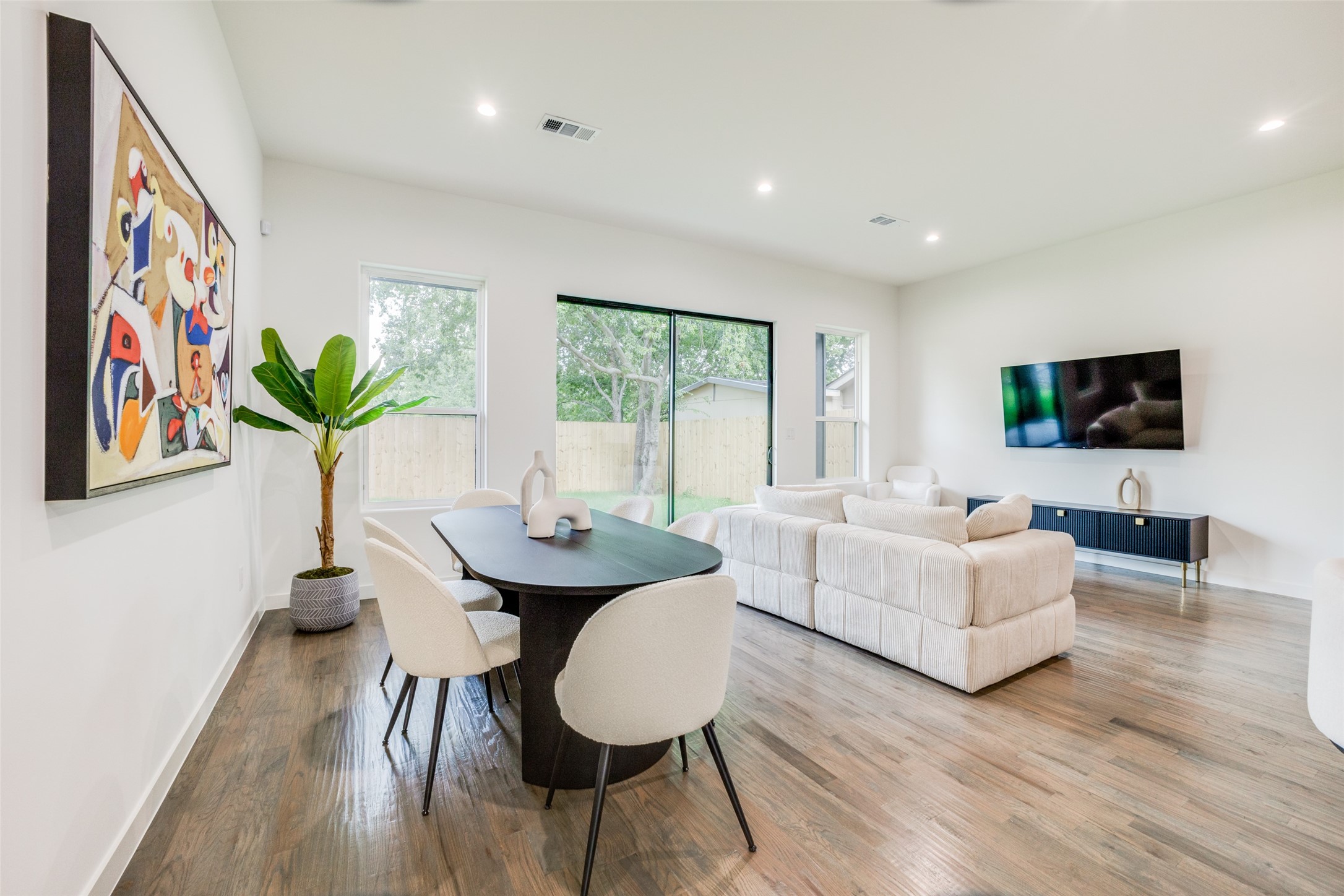 3423 N Winnetka Avenue Dallas TX 75212