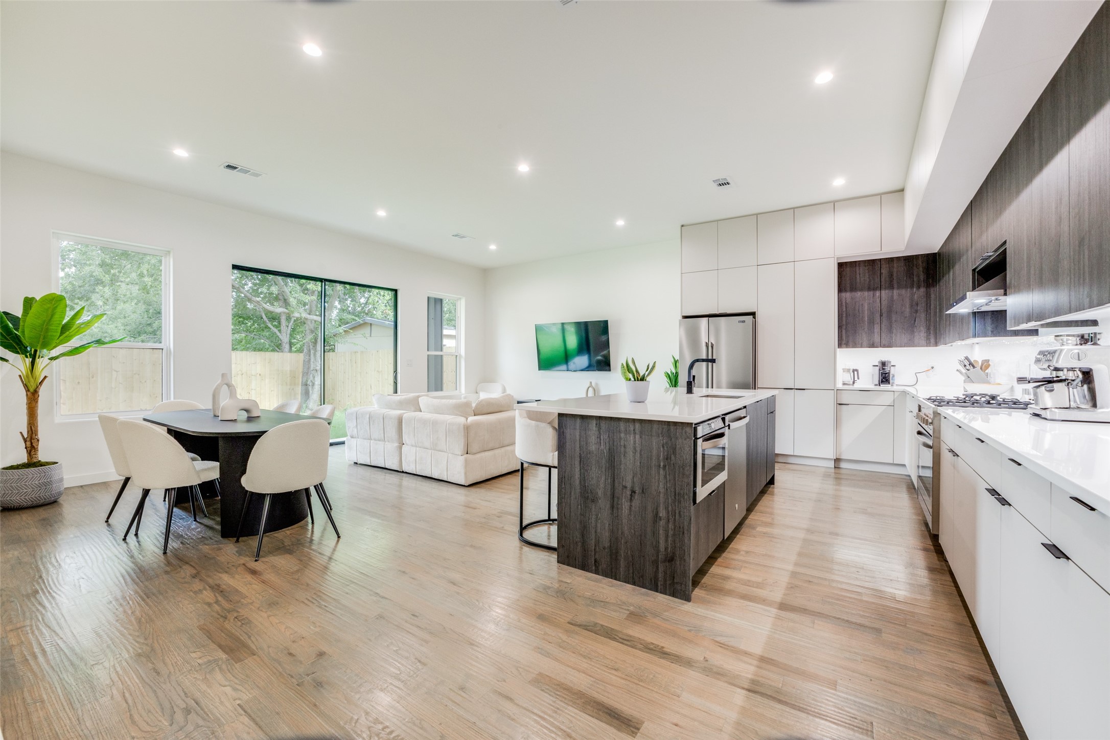3423 N Winnetka Avenue Dallas TX 75212