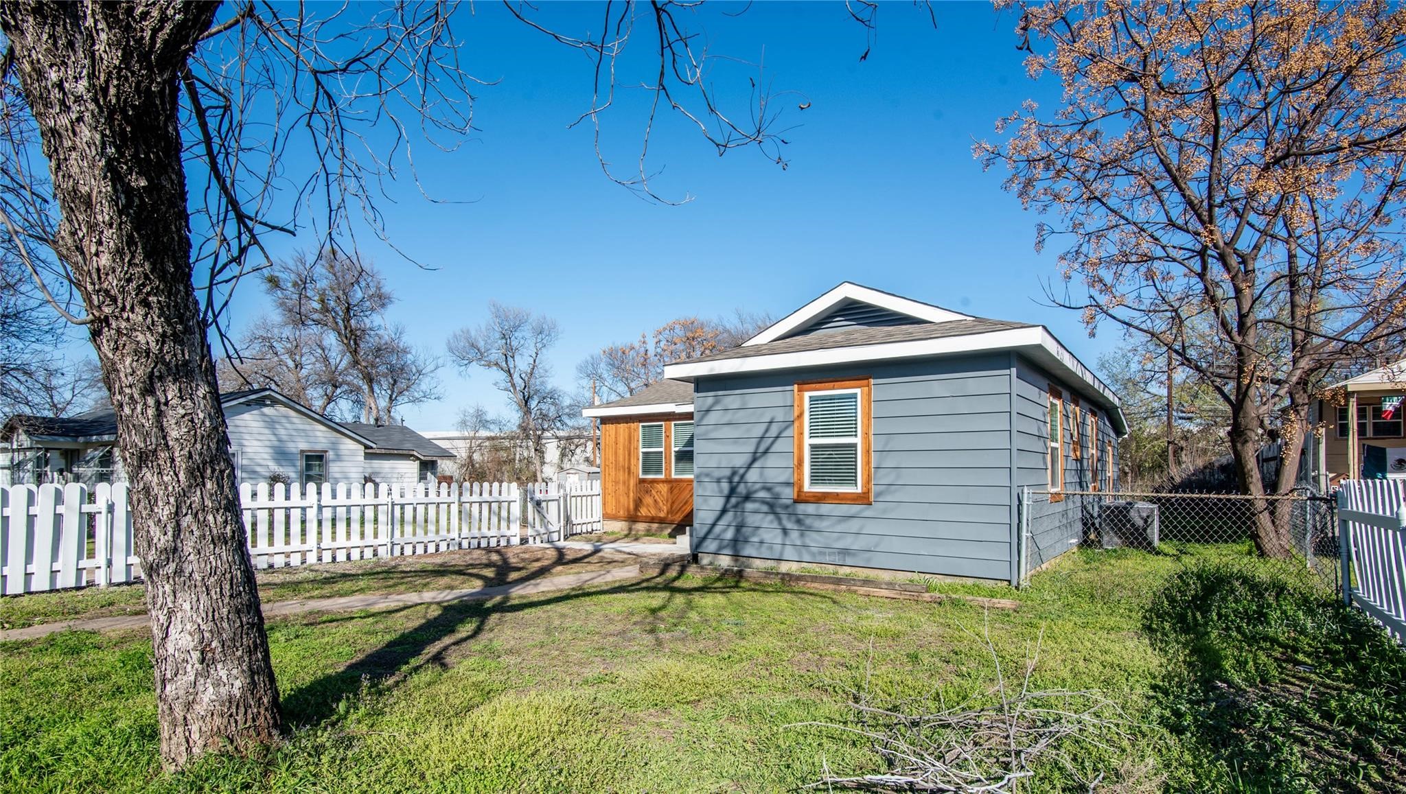 540 Hensley Drive Grand Prairie TX 75050