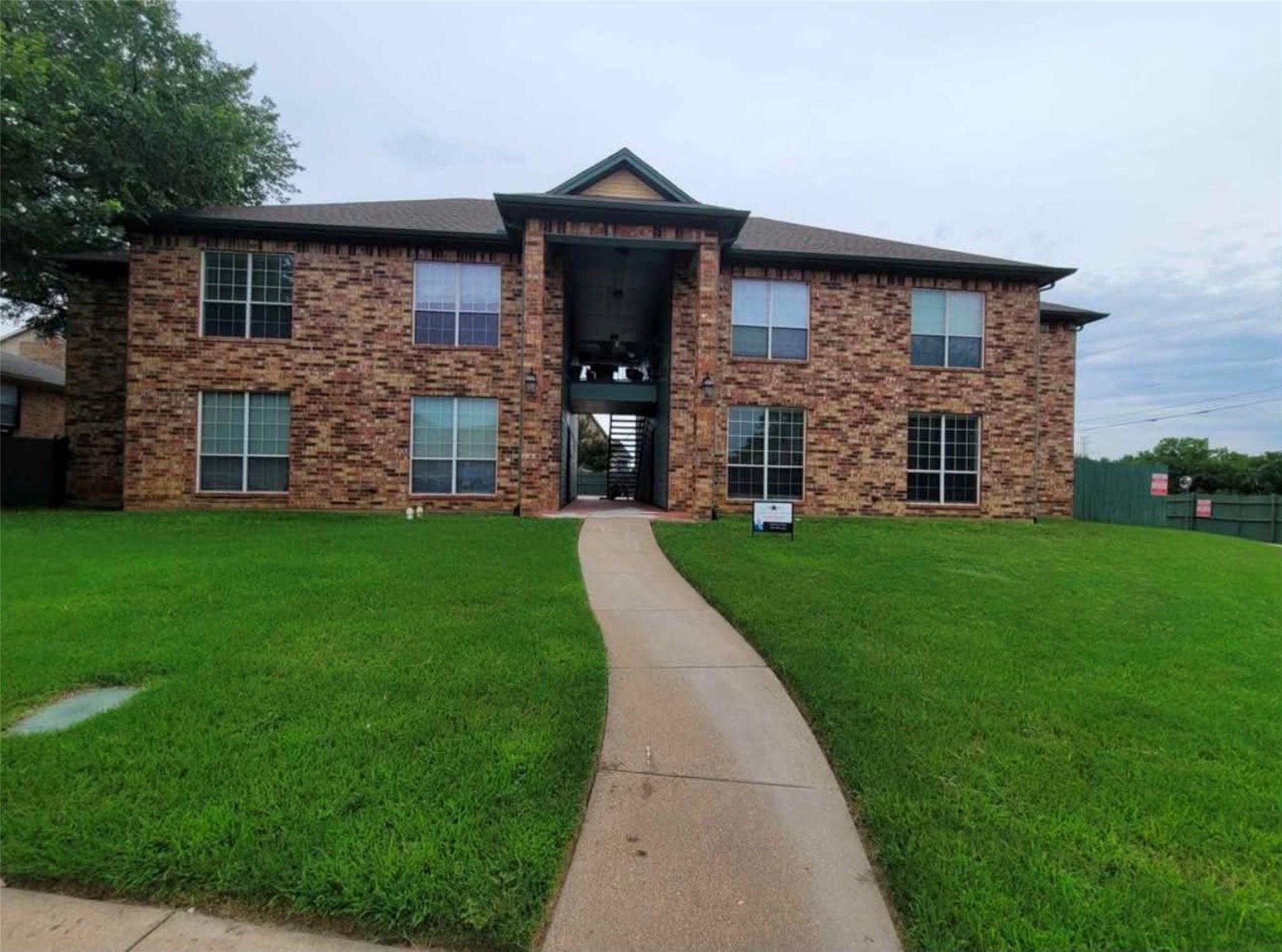 813 Betty Court Hurst TX 76053