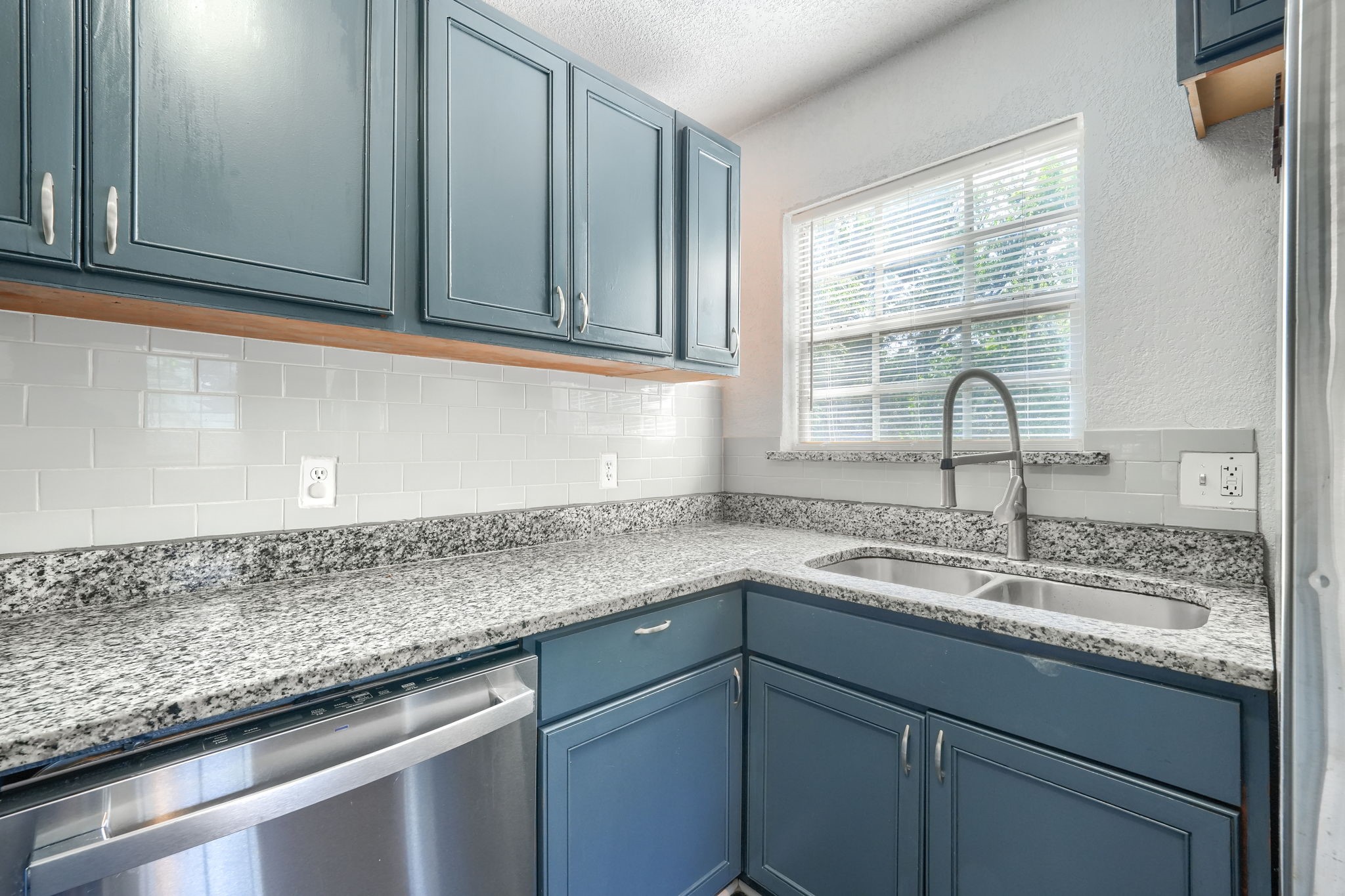 3033 Ballinger Drive Garland TX 75041