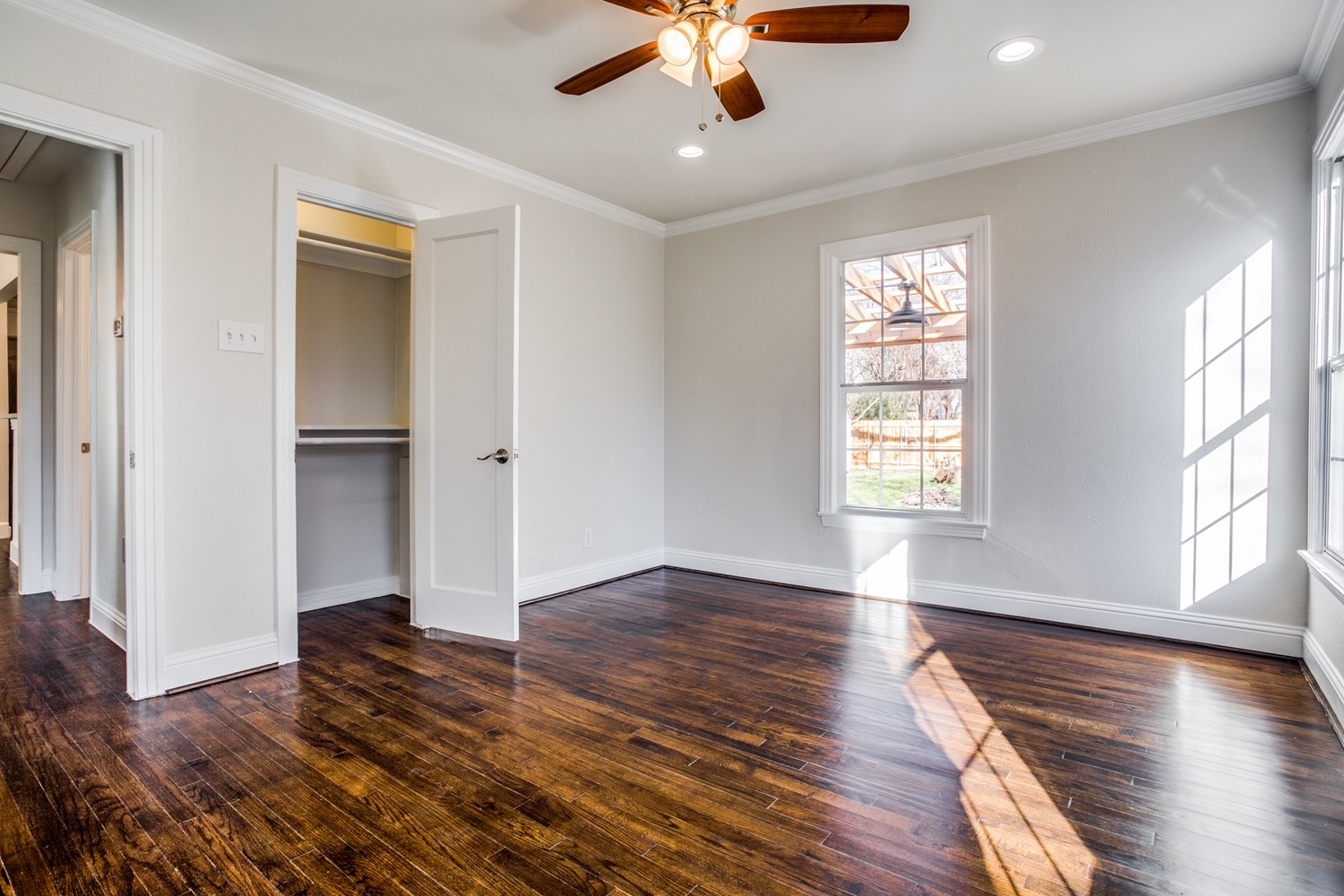 3147 Hedgerow Drive Dallas TX 75235