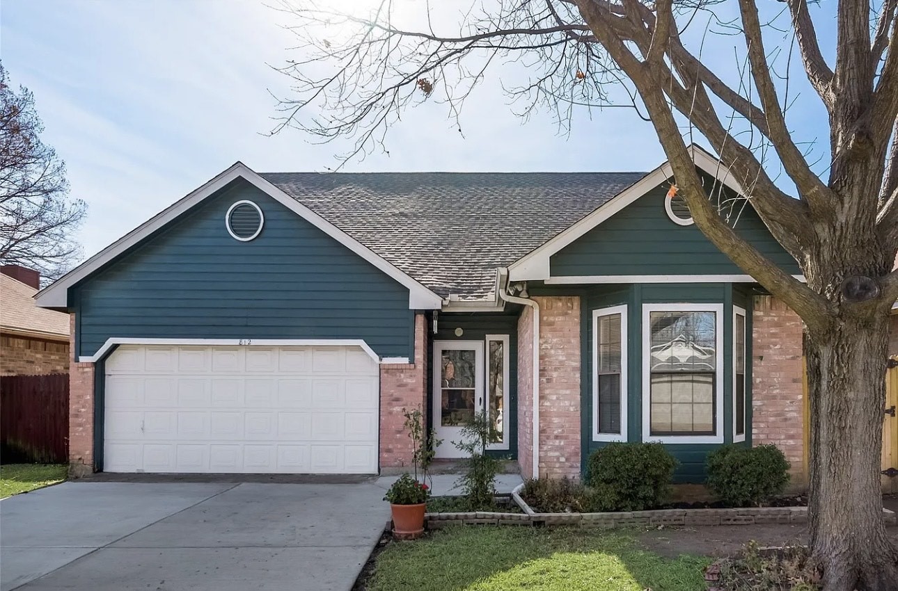 812 Melville Drive Arlington TX 76015