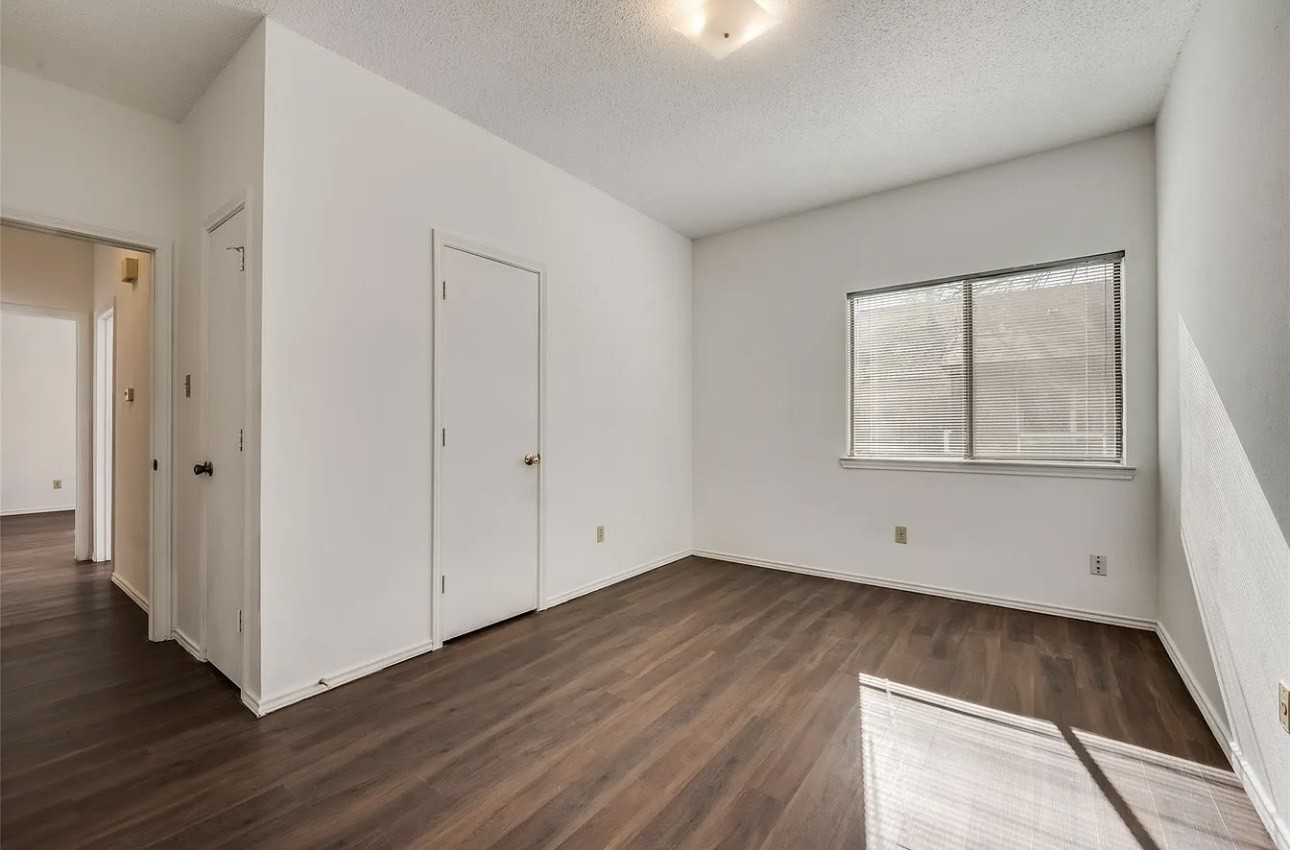 812 Melville Drive Arlington TX 76015