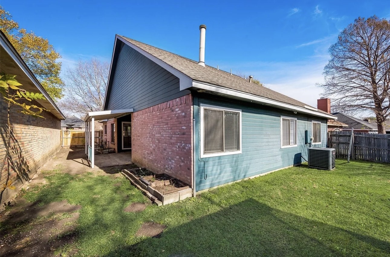 812 Melville Drive Arlington TX 76015