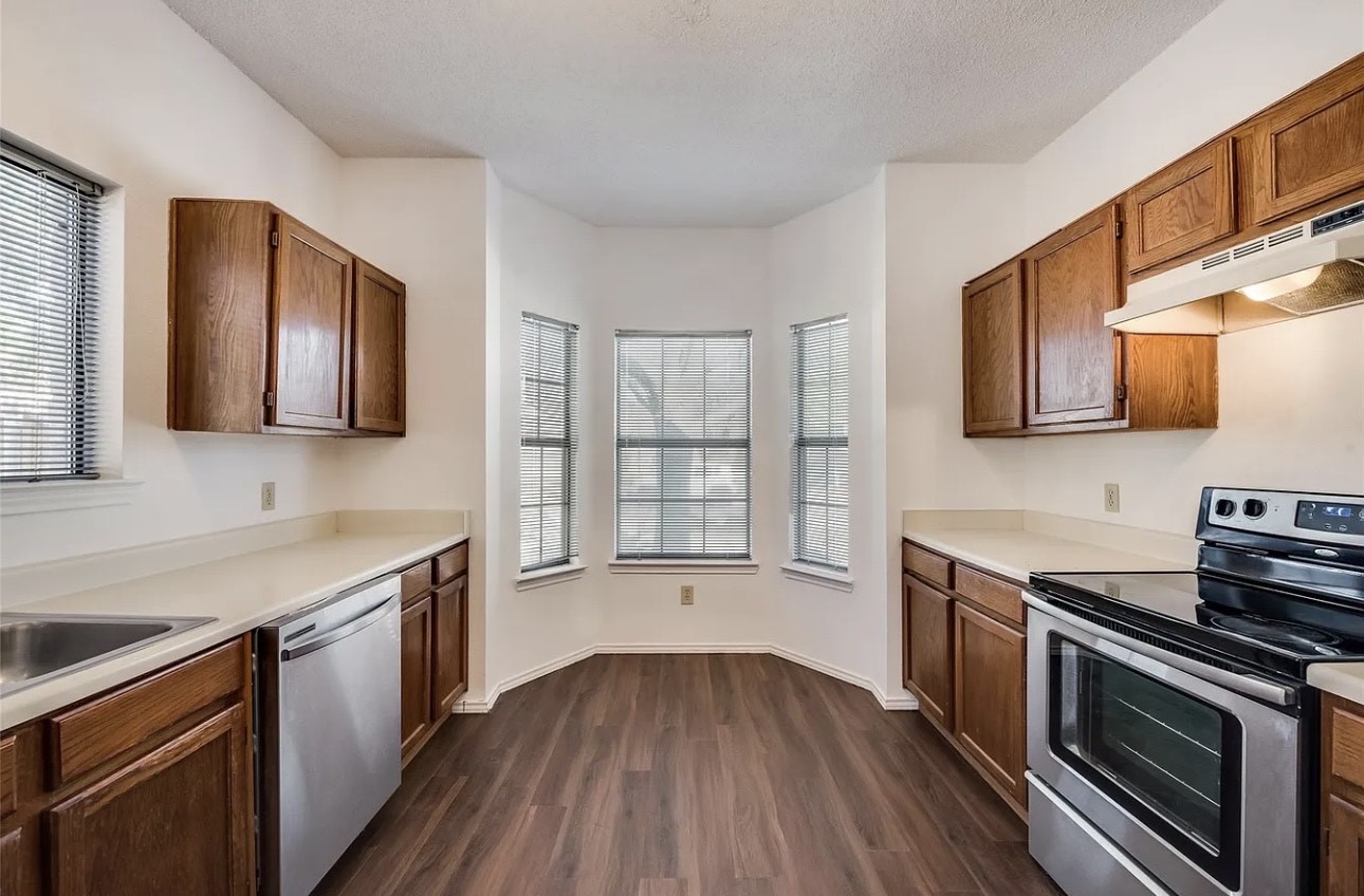 812 Melville Drive Arlington TX 76015