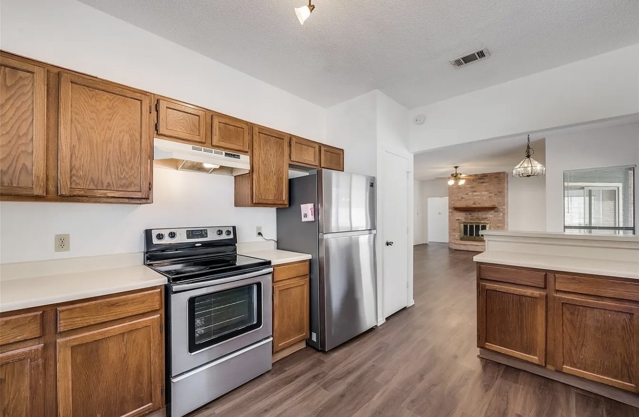 812 Melville Drive Arlington TX 76015
