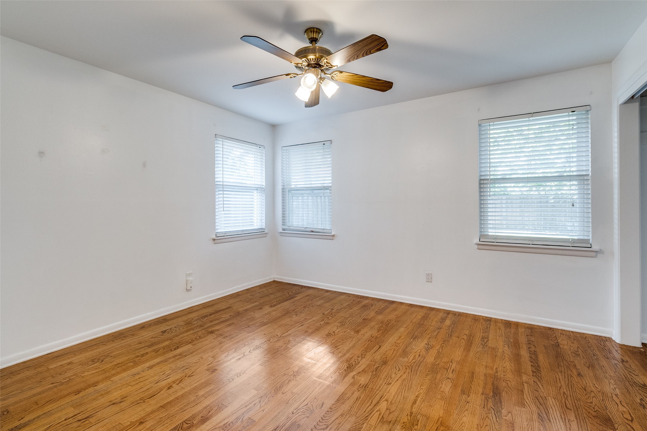 6418 E Lovers Lane Dallas TX 75214