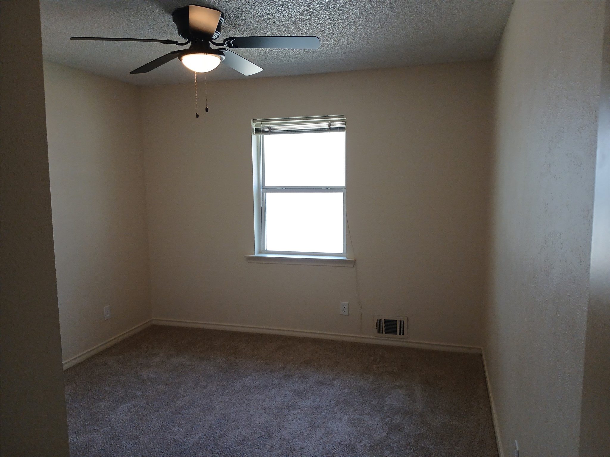 910 Worcester Lane Garland TX 75040