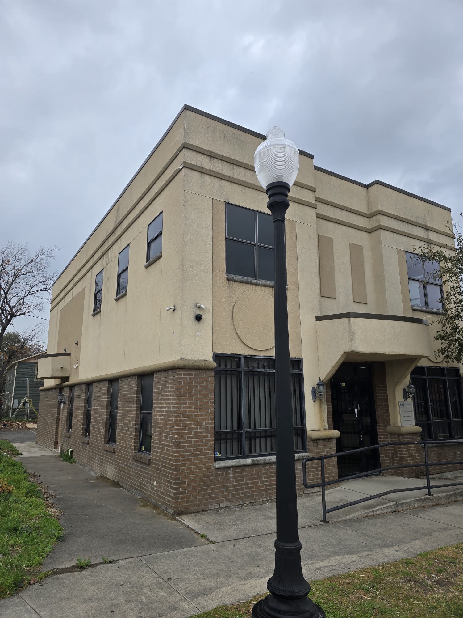 654 Saint Louis Avenue Fort Worth TX 76104
