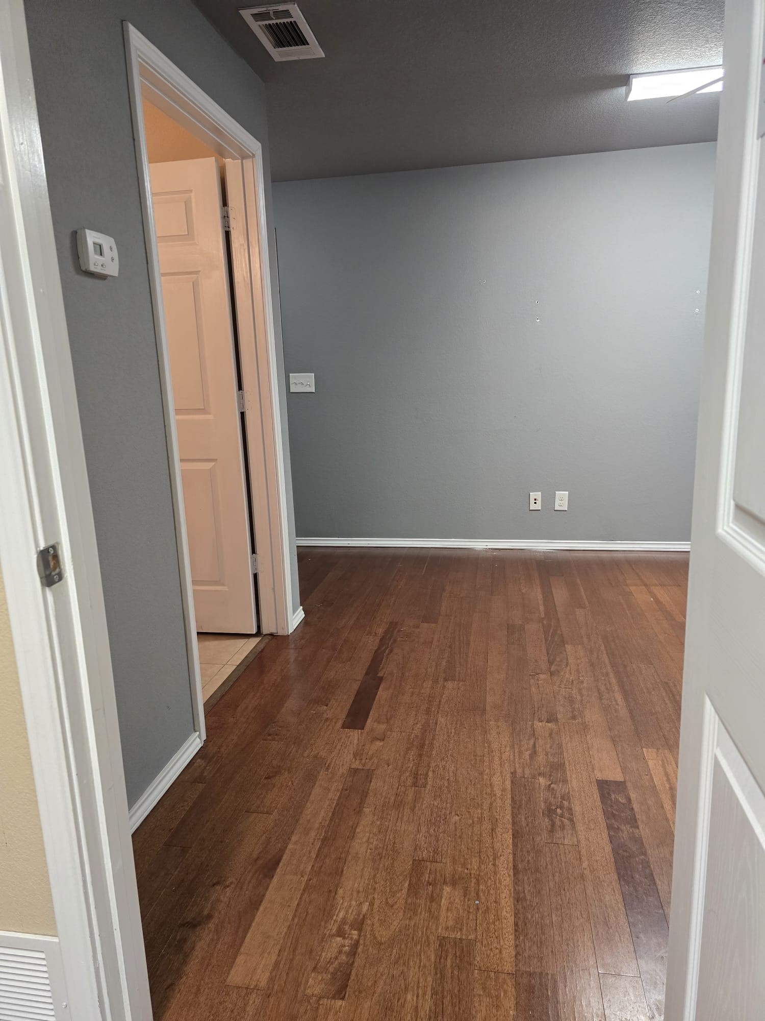654 Saint Louis Avenue Fort Worth TX 76104
