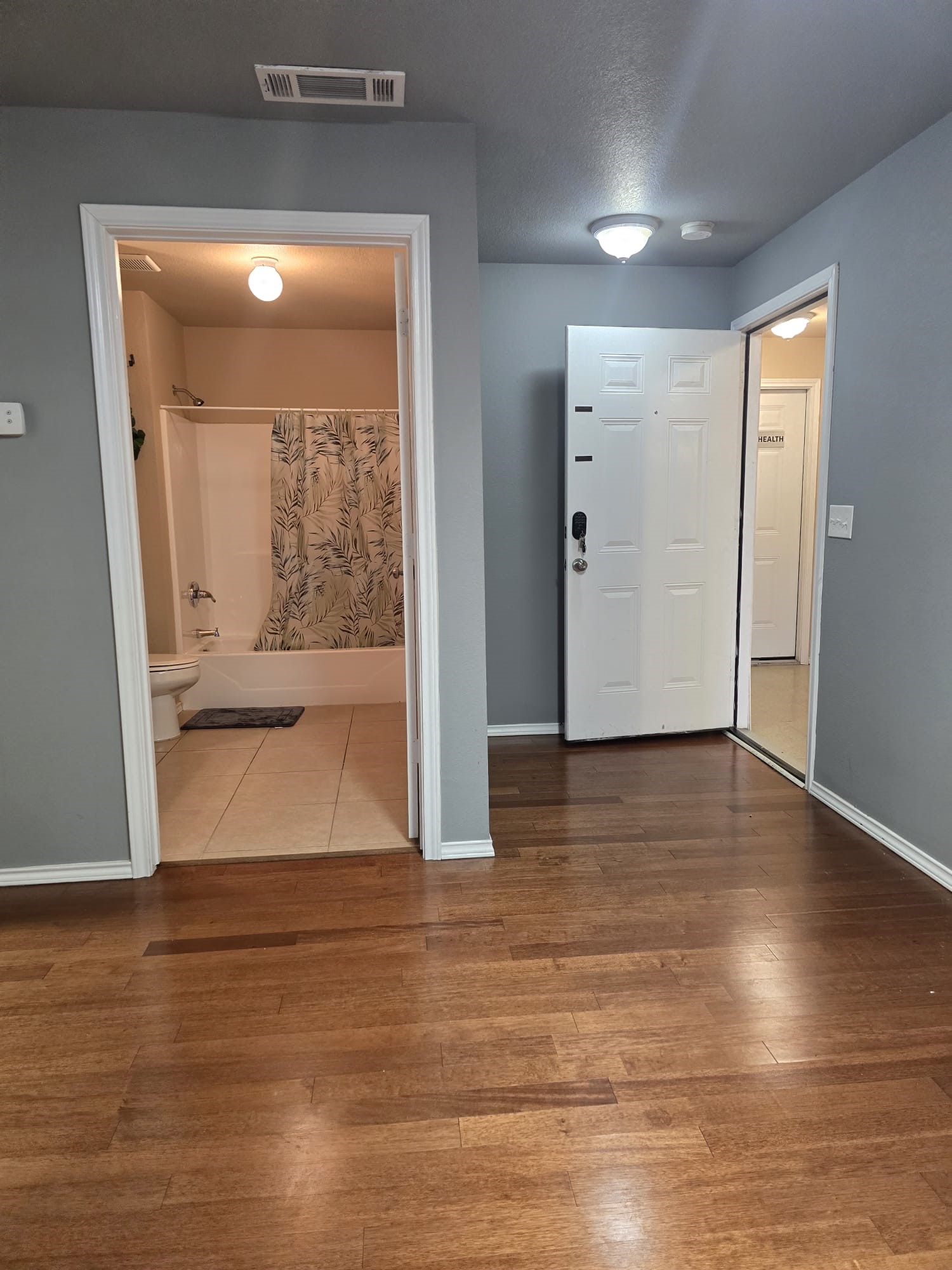 654 Saint Louis Avenue Fort Worth TX 76104