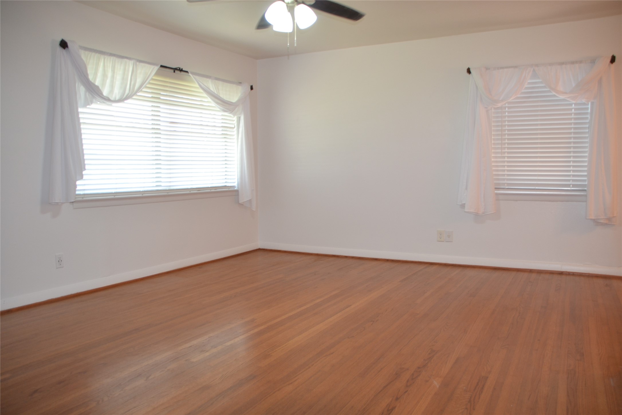 3879 Clover Lane Dallas TX 75220