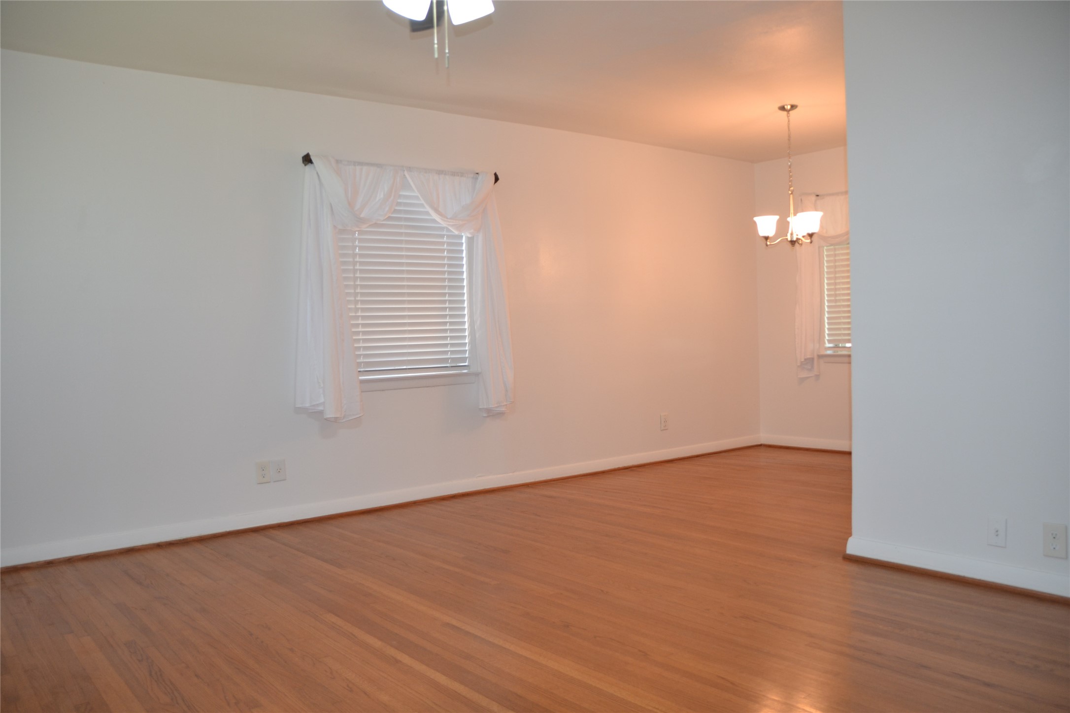 3879 Clover Lane Dallas TX 75220