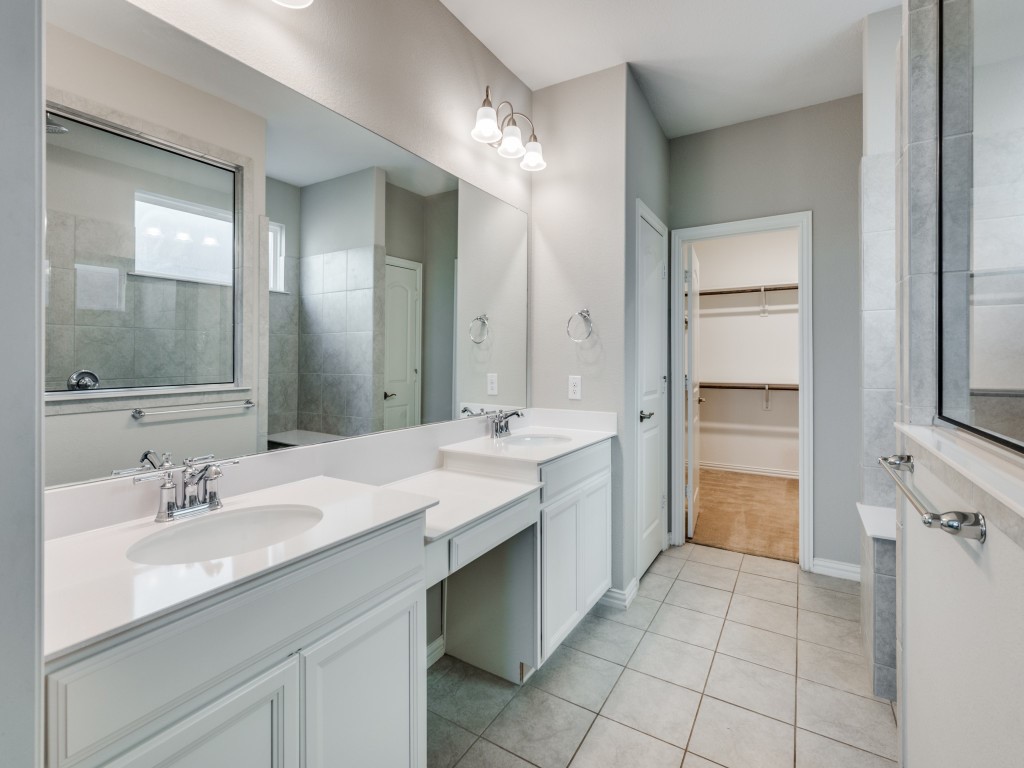 944 Crest Breeze Drive Fort Worth TX 76052