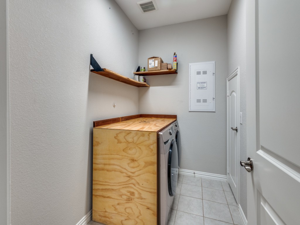 944 Crest Breeze Drive Fort Worth TX 76052