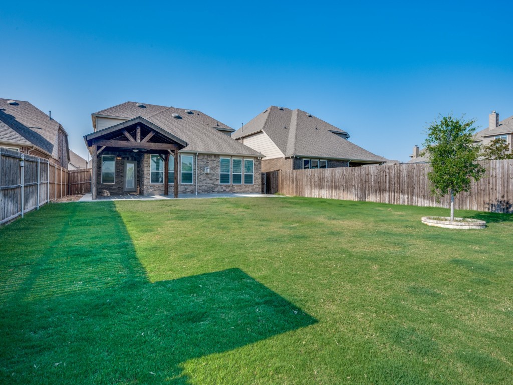 944 Crest Breeze Drive Fort Worth TX 76052
