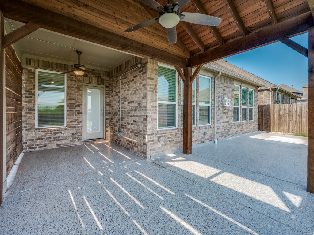 944 Crest Breeze Drive Fort Worth TX 76052