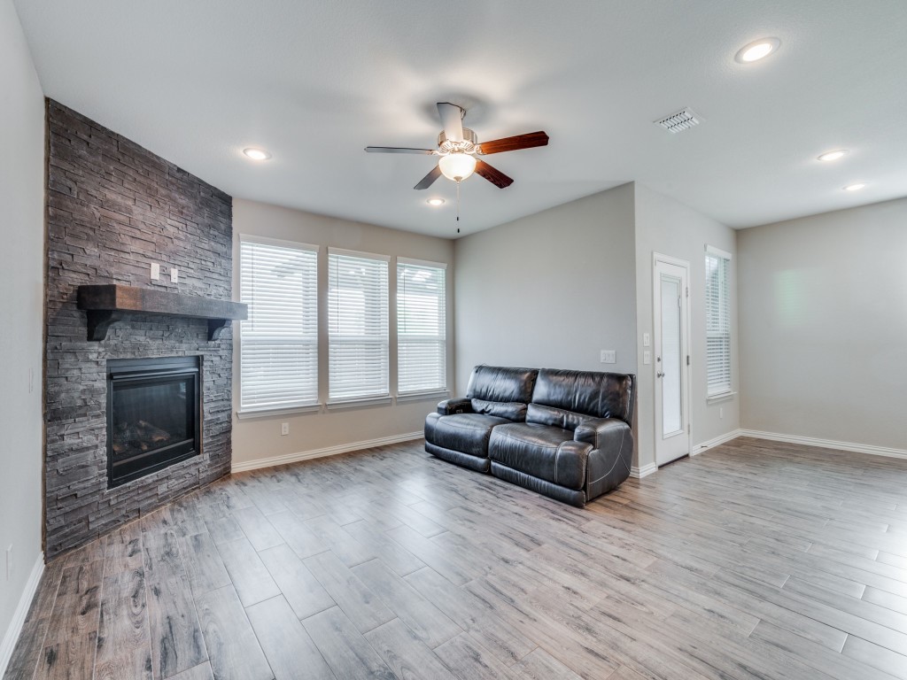 944 Crest Breeze Drive Fort Worth TX 76052