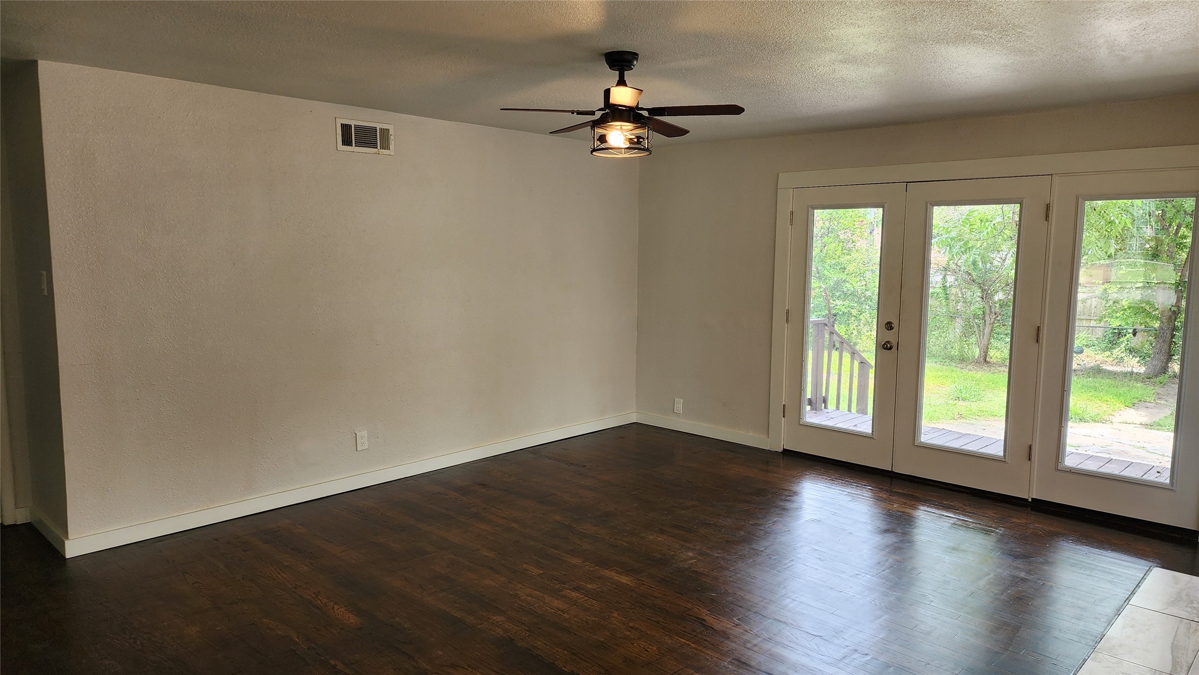 2812 San Medina Avenue Dallas TX 75228