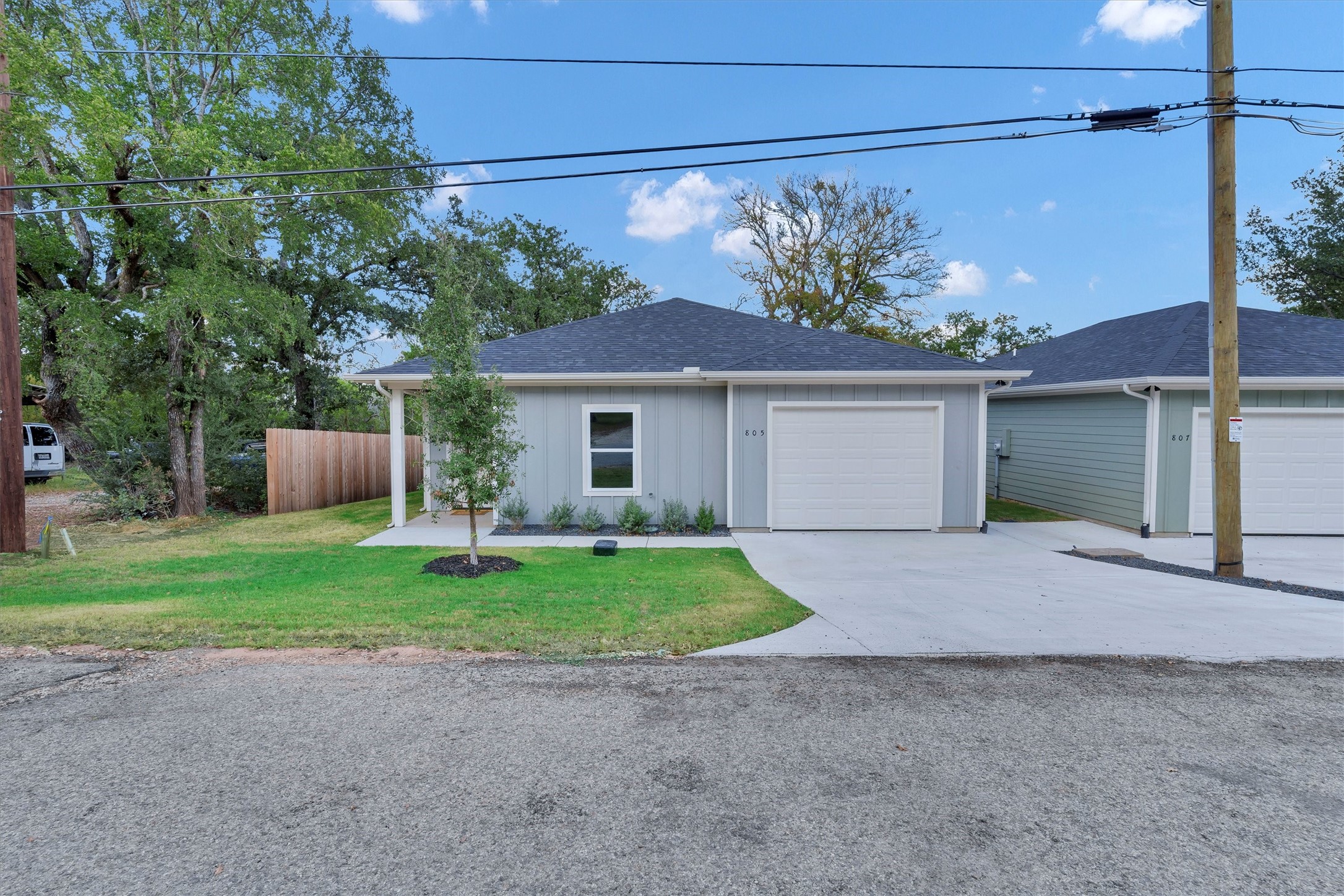 805 Branding Iron Trail Granbury TX 76049