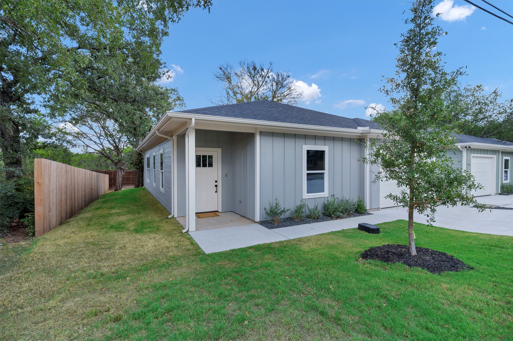 805 Branding Iron Trail Granbury TX 76049