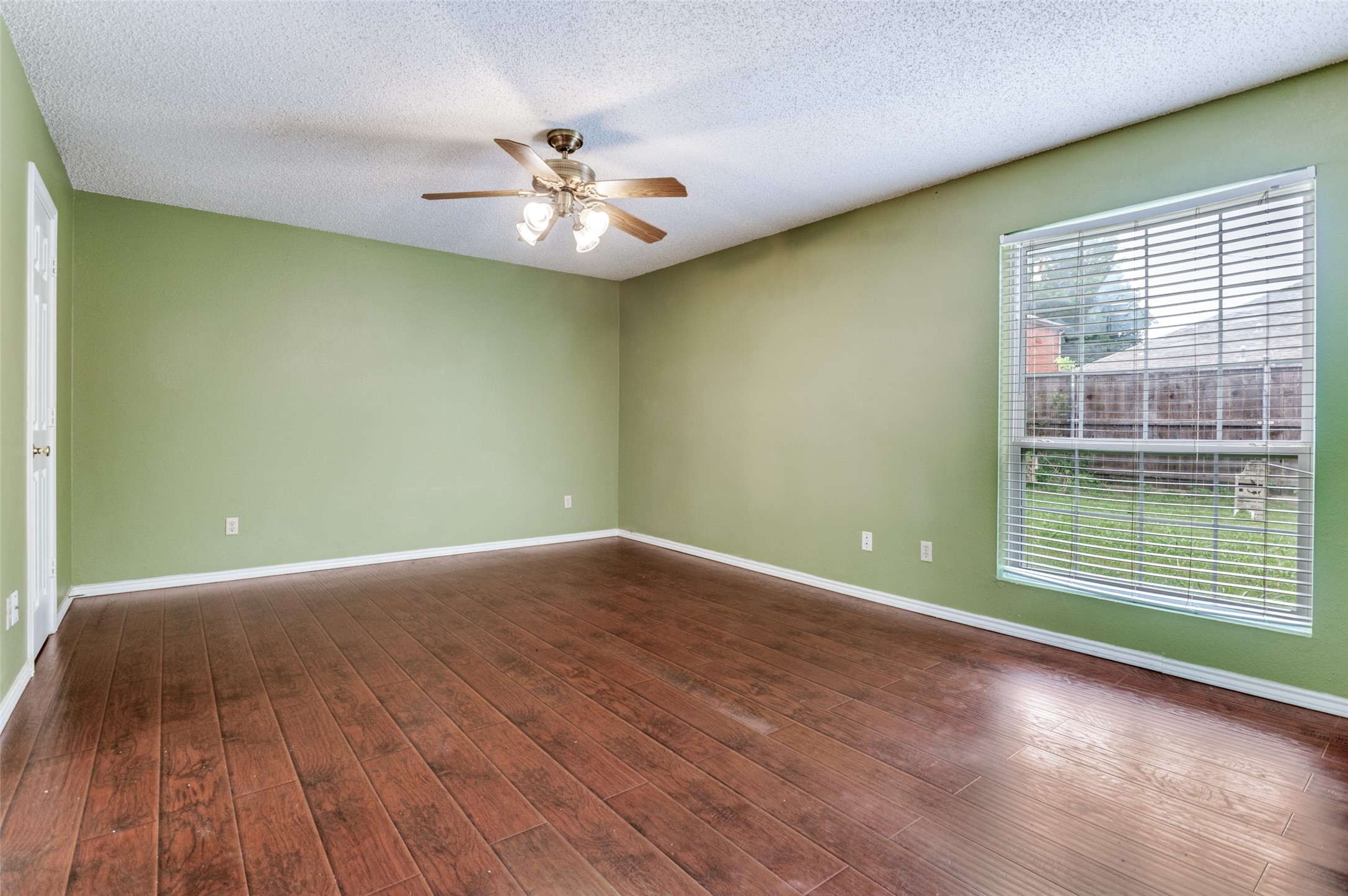 528 Lester Street Lewisville TX 75057