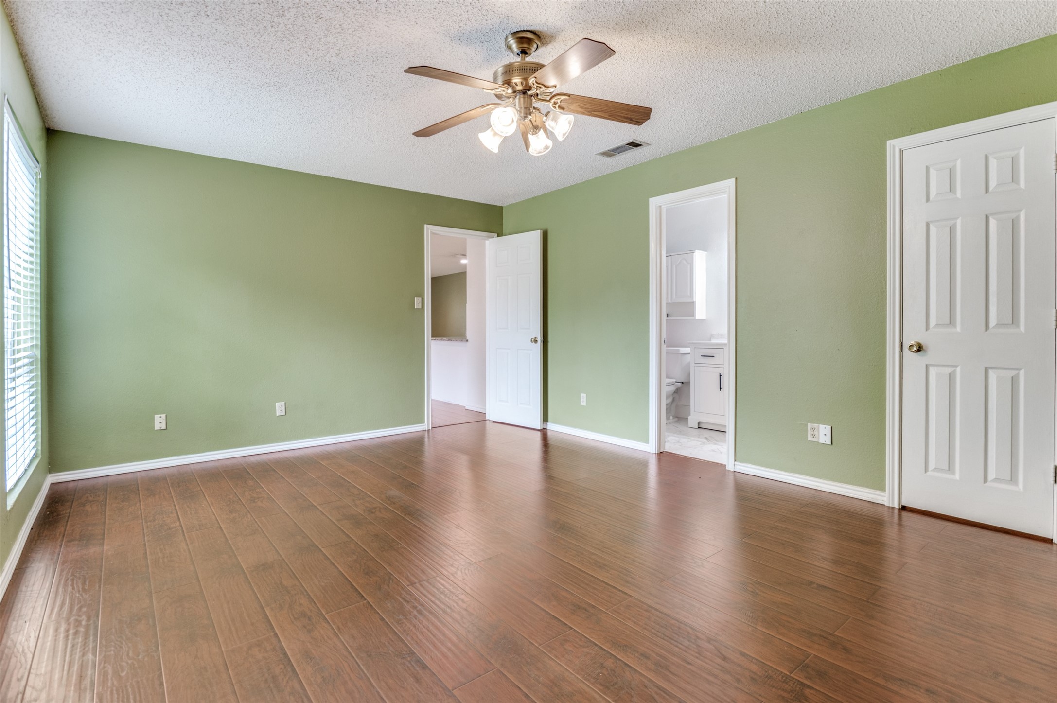 528 Lester Street Lewisville TX 75057